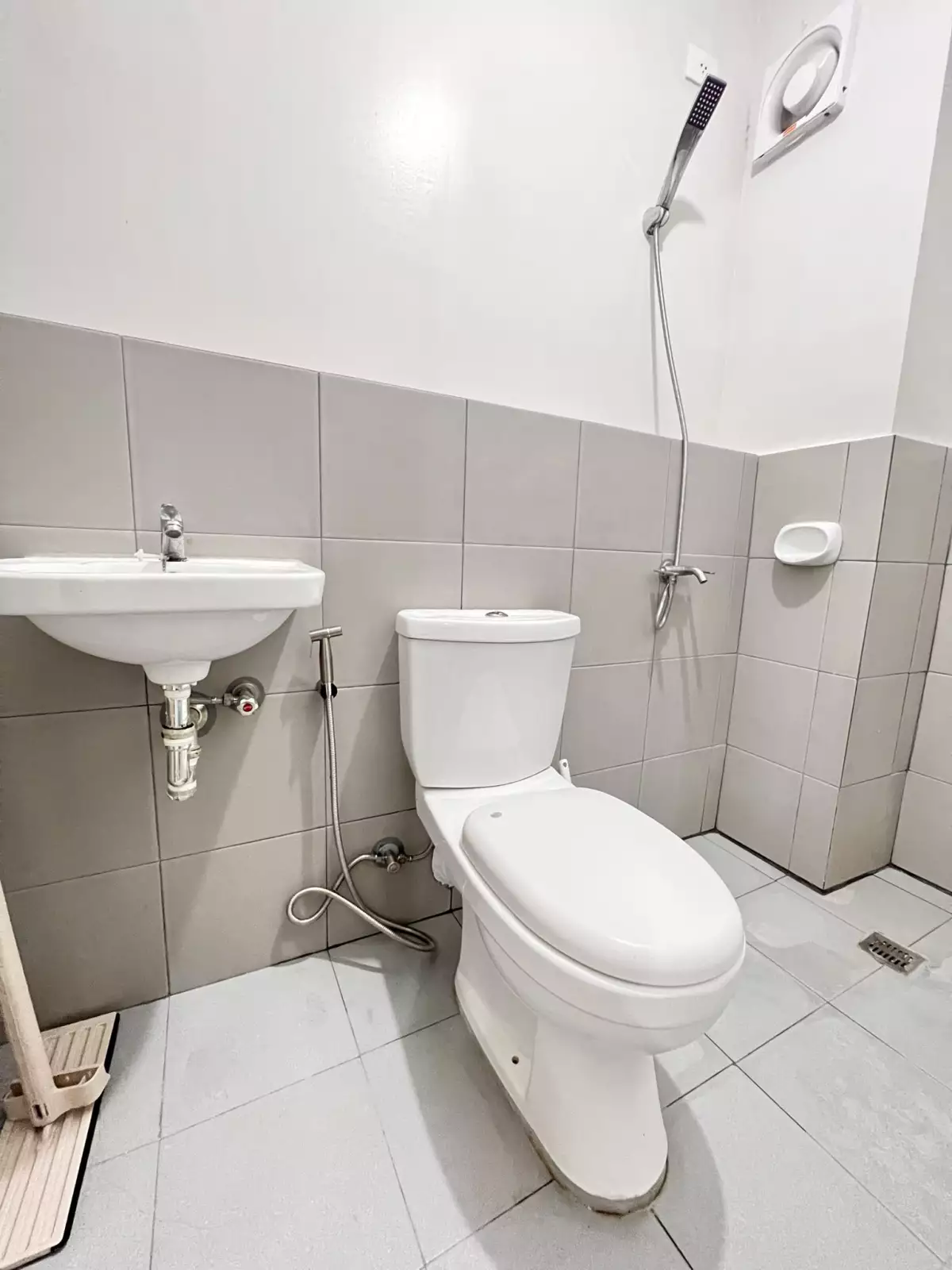 Deca Homes Banilad — 2 Bedrooms in Elias V. Espina Street, Mandaue City, Cebu — Photo 6
