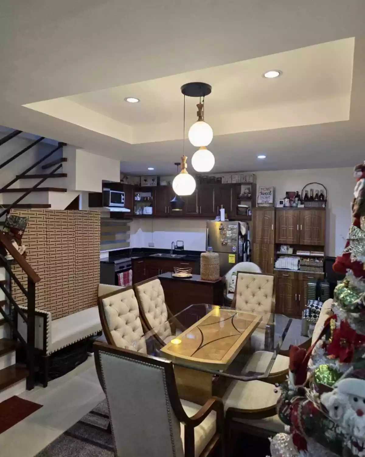 Semi-furnished Beautiful House in a gated subdivision near malls — House and Lot in Unnamed Road, Minglanilla, Cebu — Photo 5