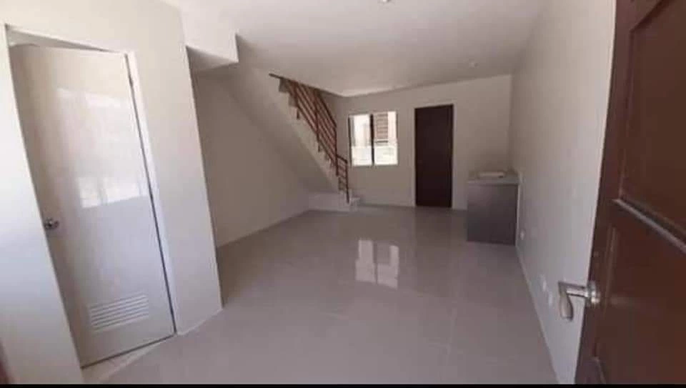 Townhouse for Assume — House and Lot in City of Naga, Cebu, Philippines — Photo 2