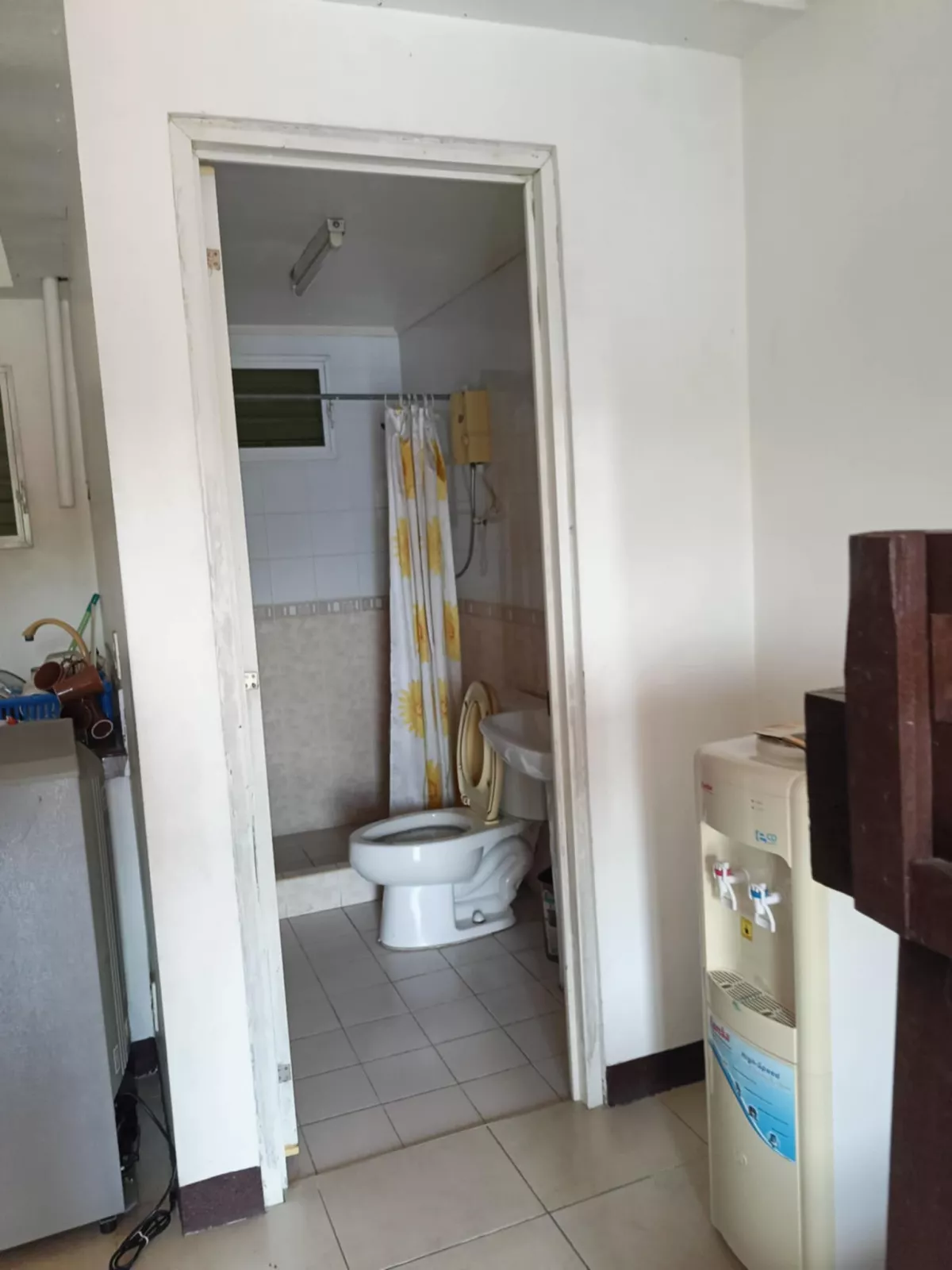 Open photo 29 of 33 — 3 STOREY BUILDING WITH ROOF TOP AND  5 APARTMENT UNITS FOR SALE