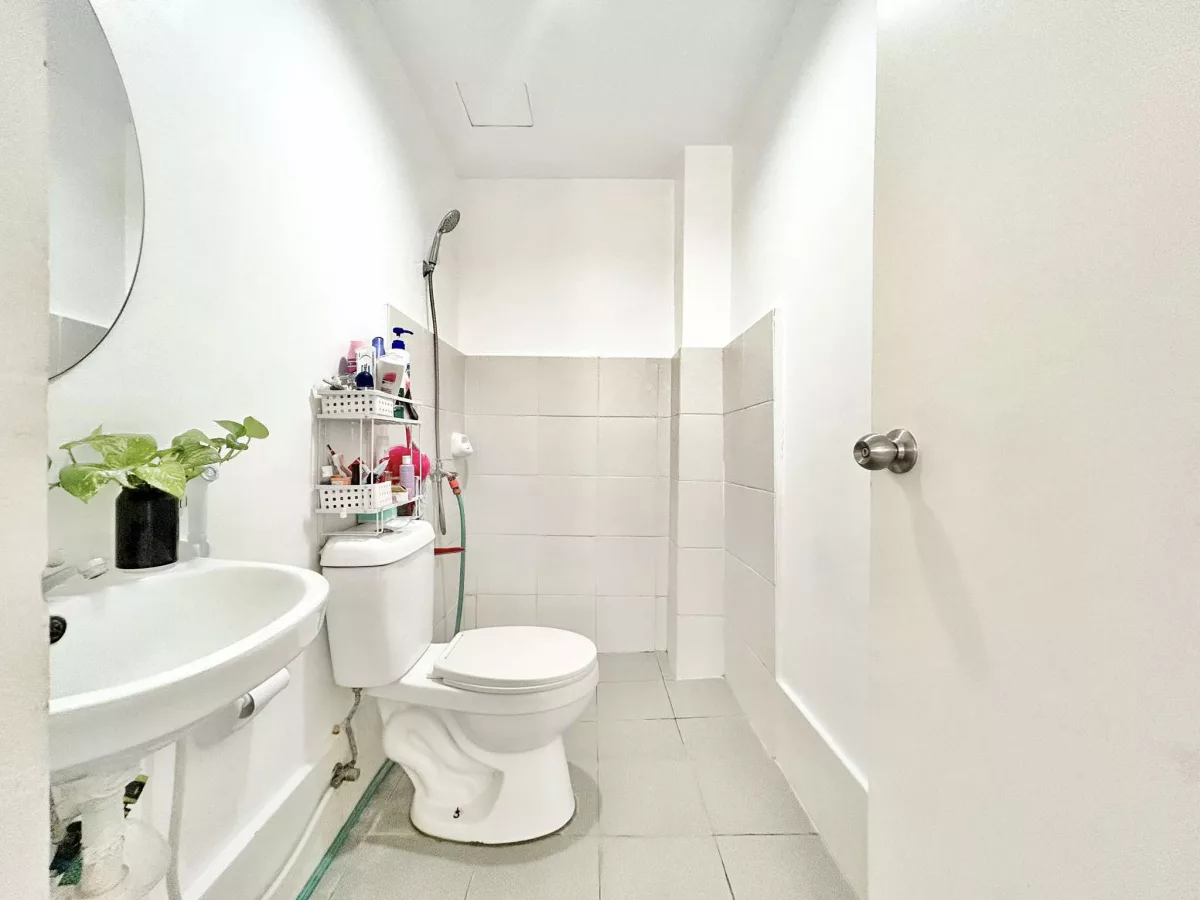 FOR ASSUME 1 BR CORNER UNIT WITH  BALCONY — 1 Bedroom in Minglanilla, Cebu, Philippines — Photo 6