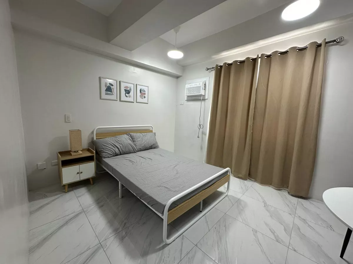 SEMI-FURNISHED STUDIO UNIT