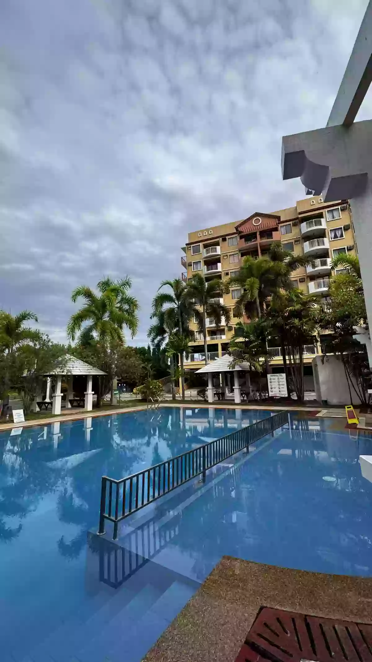 CONDO WITH PARKING LOT — 2 Bedrooms in Davao City, Davao del Sur, Philippines — Photo 7