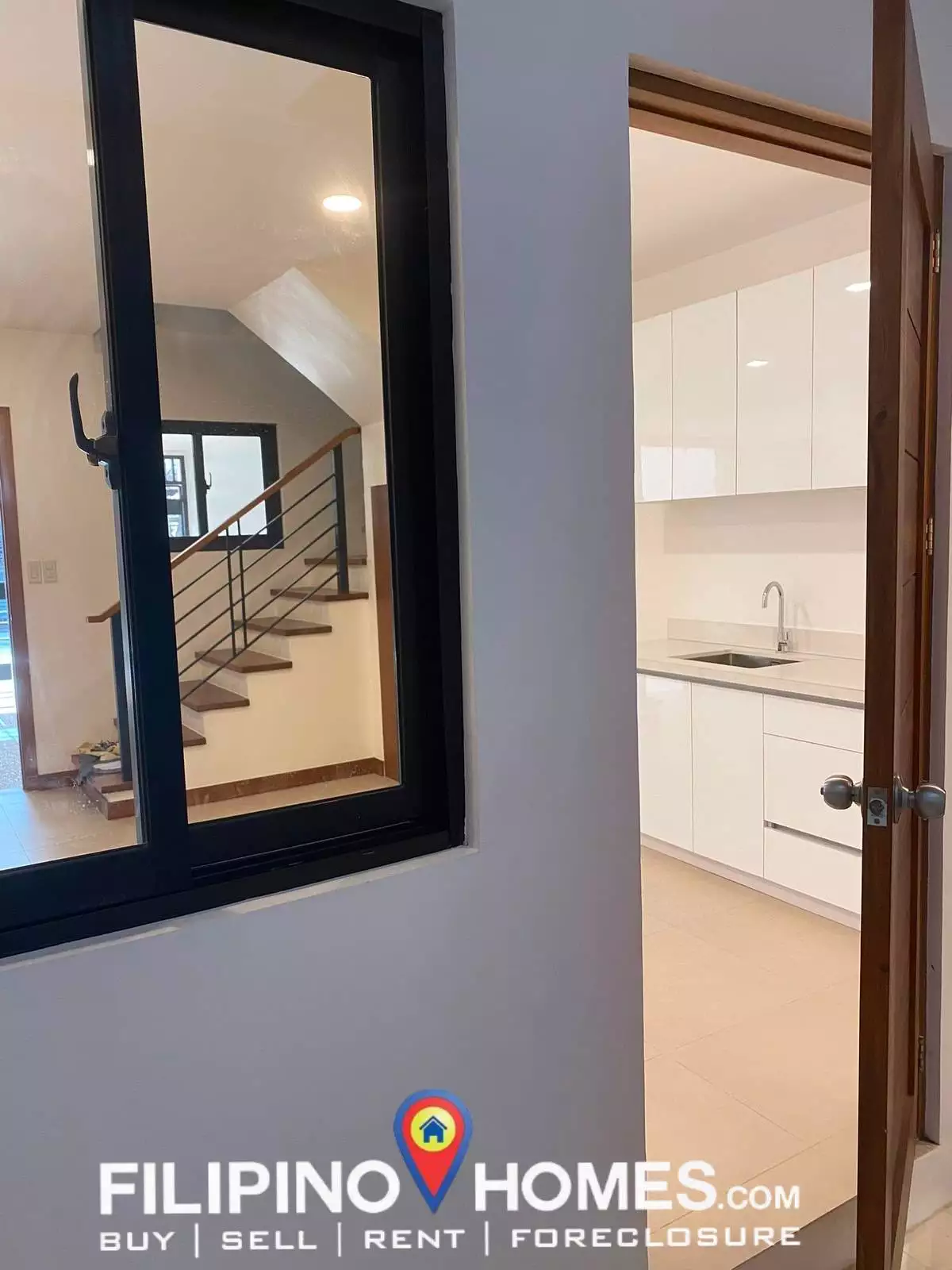 BRANDNEW THREE STOREY TOWNHOUSE FOR SALE FACING WIDE ROAD NEAR UST SAMPALOC MANILA — Townhouse in Manila, Metro Manila, Philippines — Photo 4