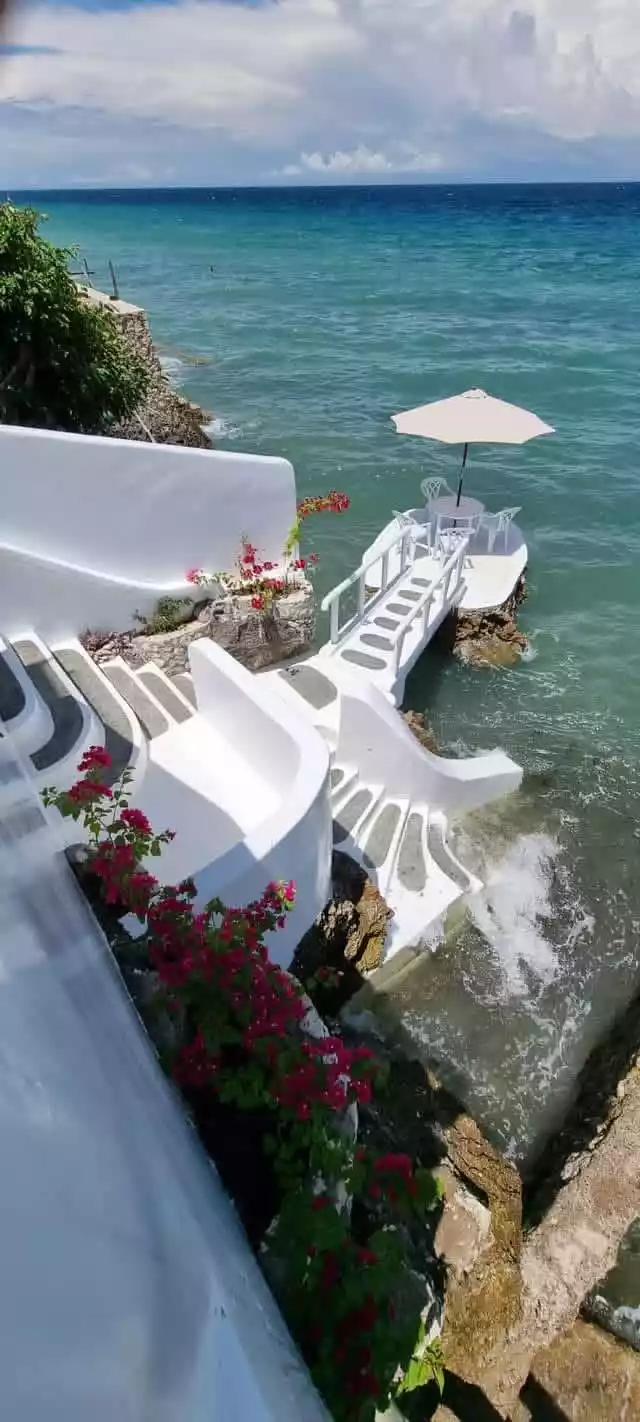 Beach House For Sale in Carmen Cebu — Beach House / Resort in Carmen, Cebu, Philippines — Photo 7
