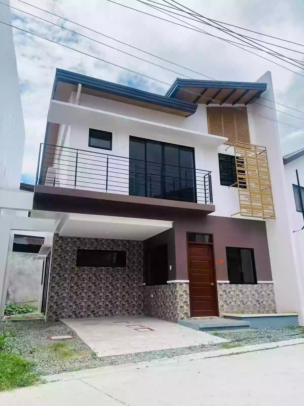 FOR ASSUME: Ready for Occupancy Single Attached House & Lot in Tisa, Labangon