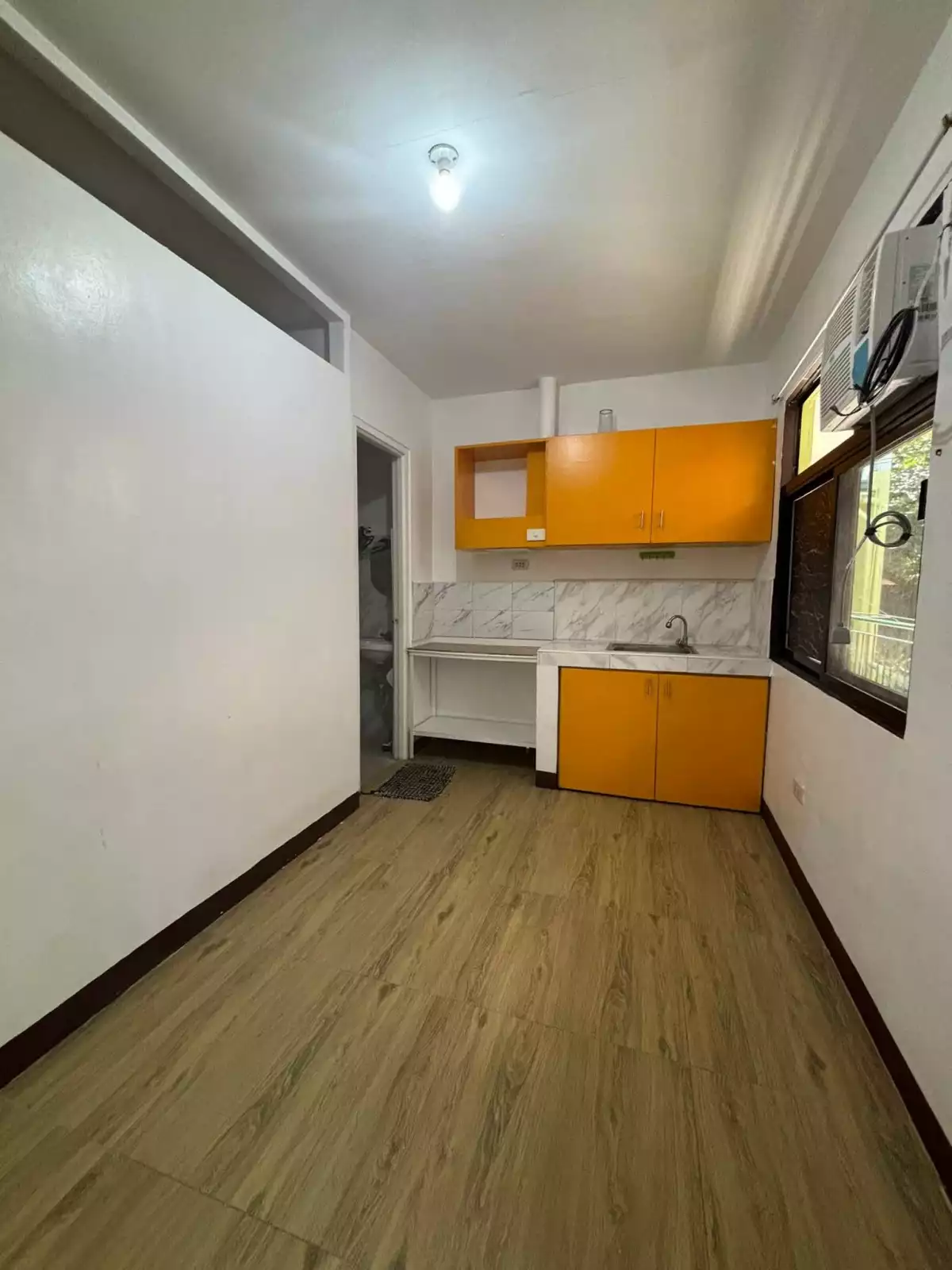 FOR SALE – Income-Generating Apartment + 3-Storey House — Apartment in Minglanilla, Cebu, Philippines — Photo 5