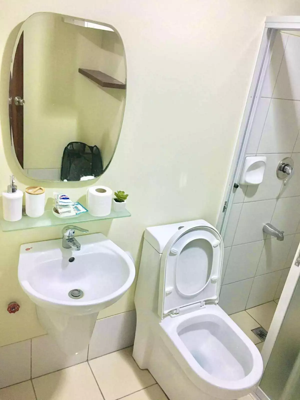 For Sale 2 Bedroom Unit at Horizons 101 — 2 Bedrooms in Cogon Ramos, Cebu City, Cebu — Photo 6