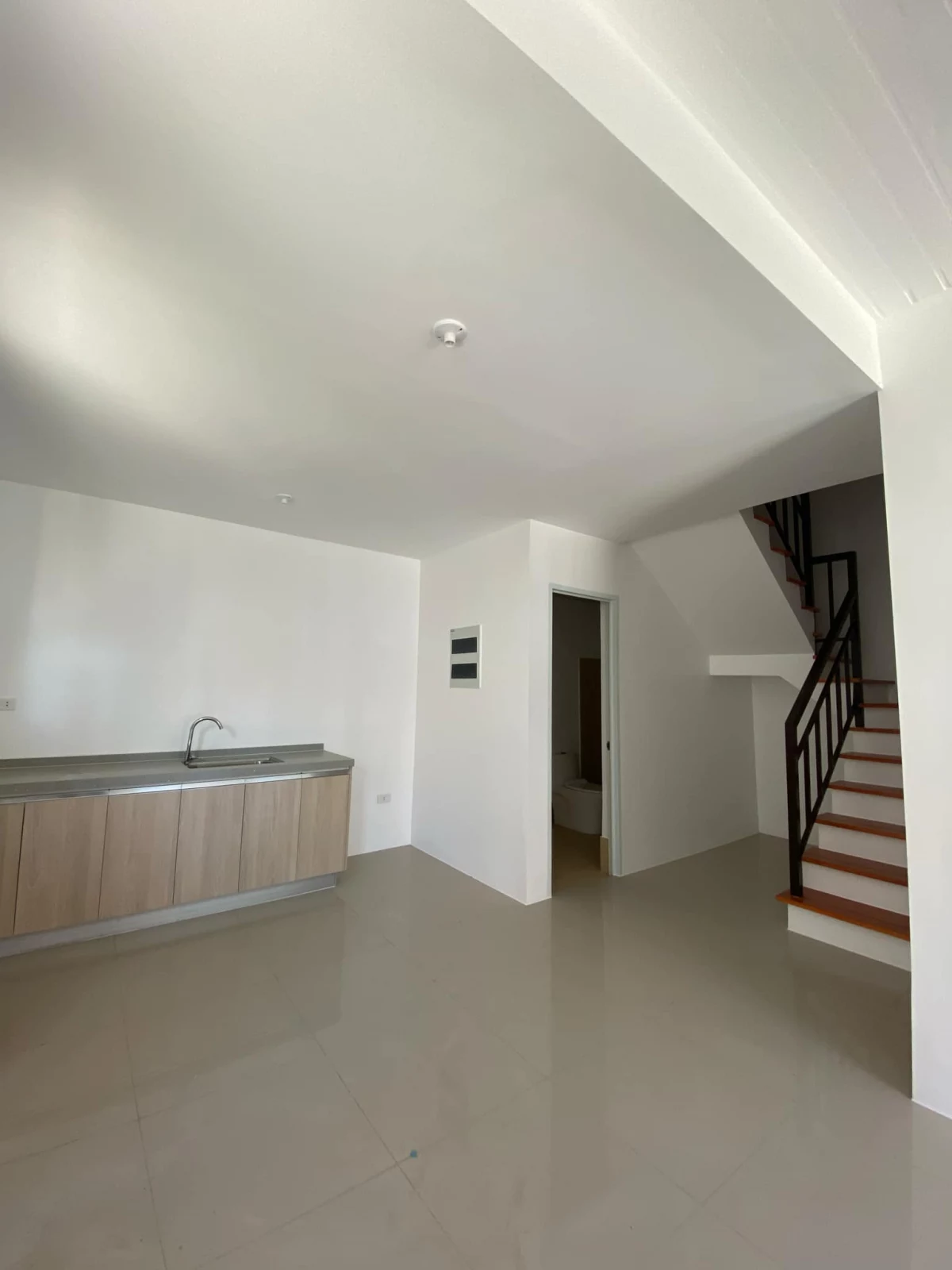 HOUSE AND LOT FOR SALE