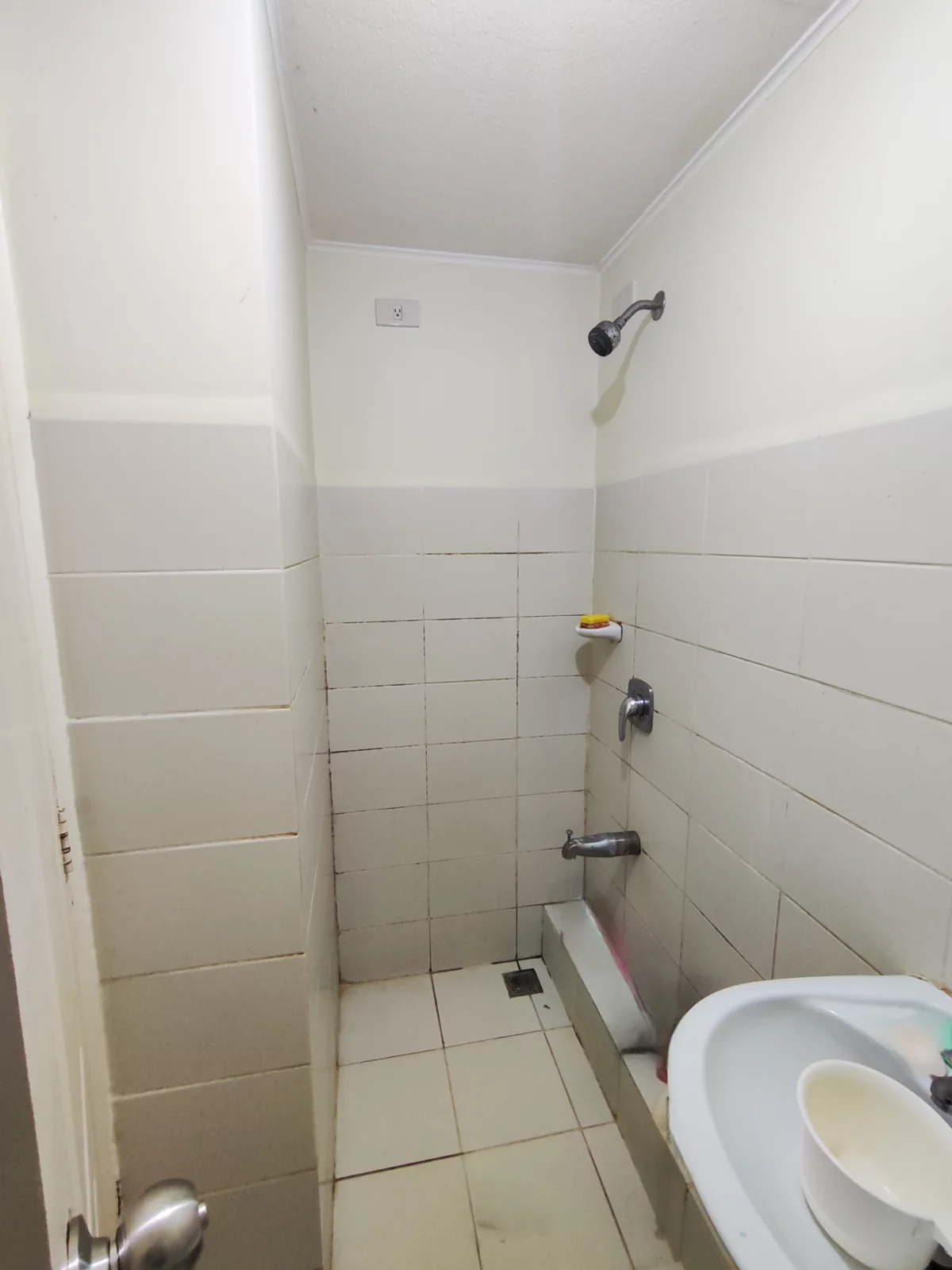 Open photo 17 of 18 — FOR ASSUME 2 Bedroom Condo in San Remo Oasis