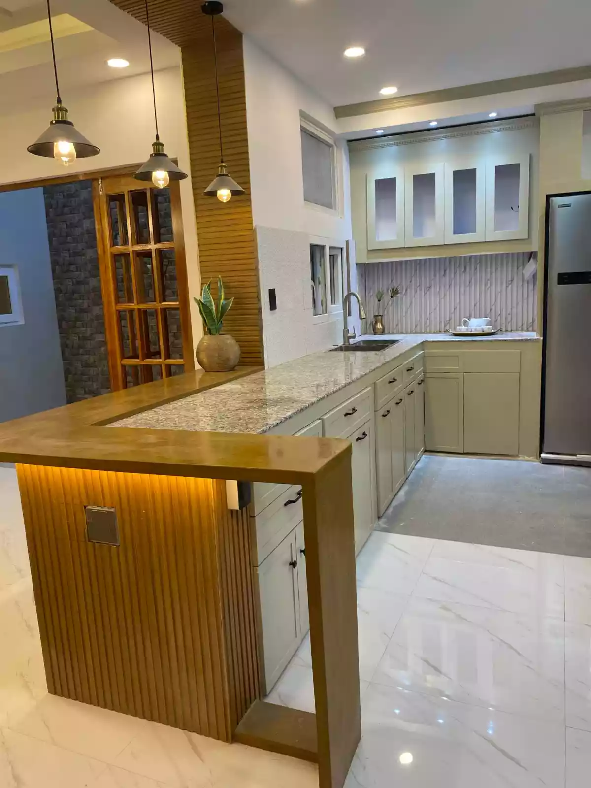 Open photo 15 of 16 — RFO HOUSE & LOT IN CORONA DEL MAR (BEACHFRONT SUBD) POOC TALISAY