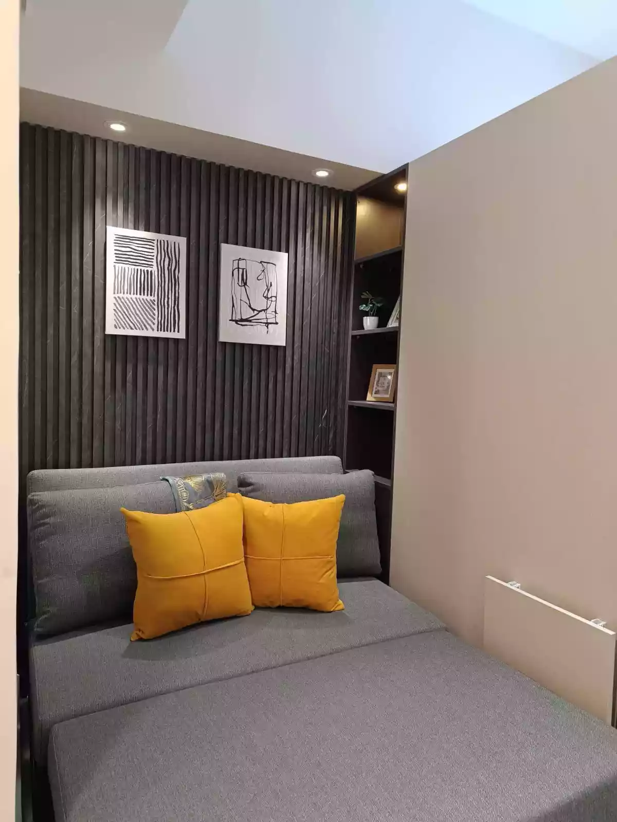 Open photo 14 of 17 — 38 Park Studio Fully Furnished for rent