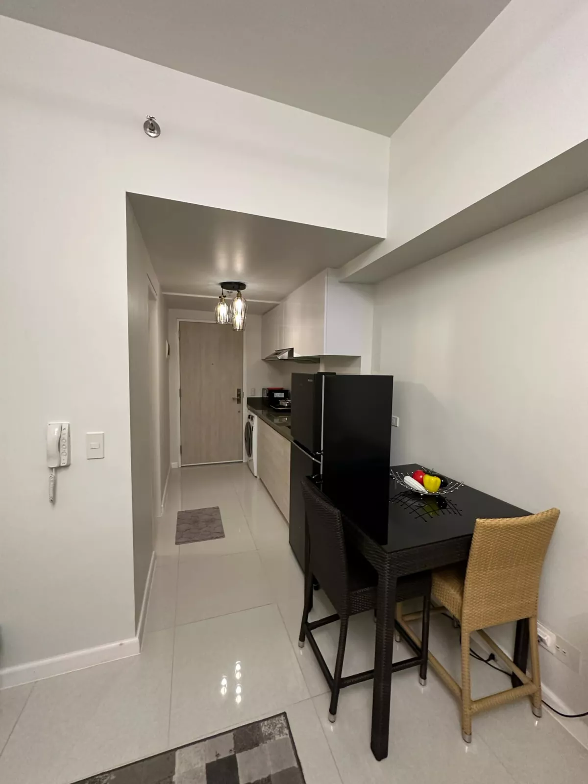 For Rent Studio Unit in Mandani Bay — Studio in F.E. Zuellig Avenue, Mandaue City, Philippines — Photo 2