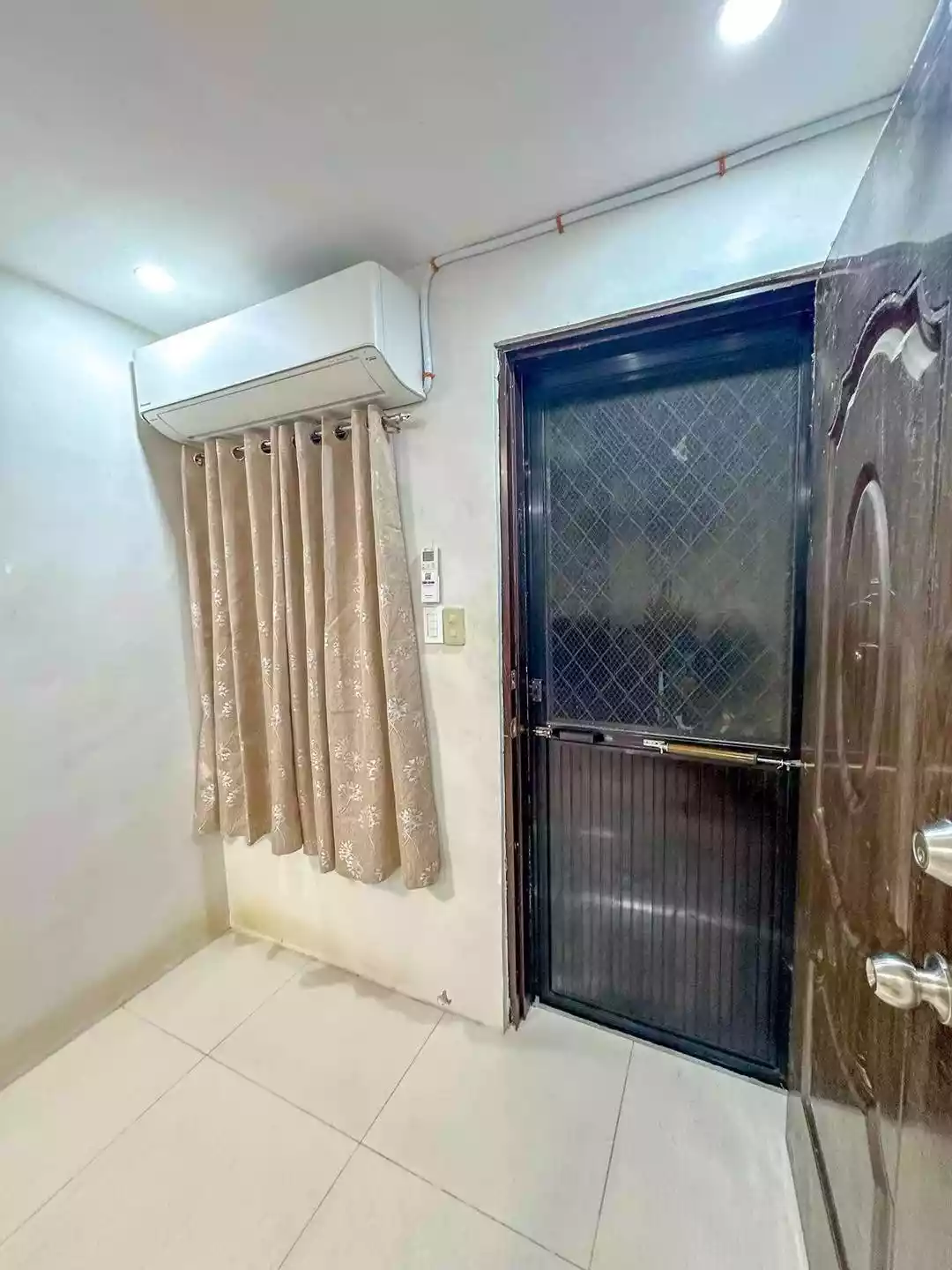 Open photo 11 of 15 — FOR SALE: House and Lot in Savanna Ville Imus Cavite 