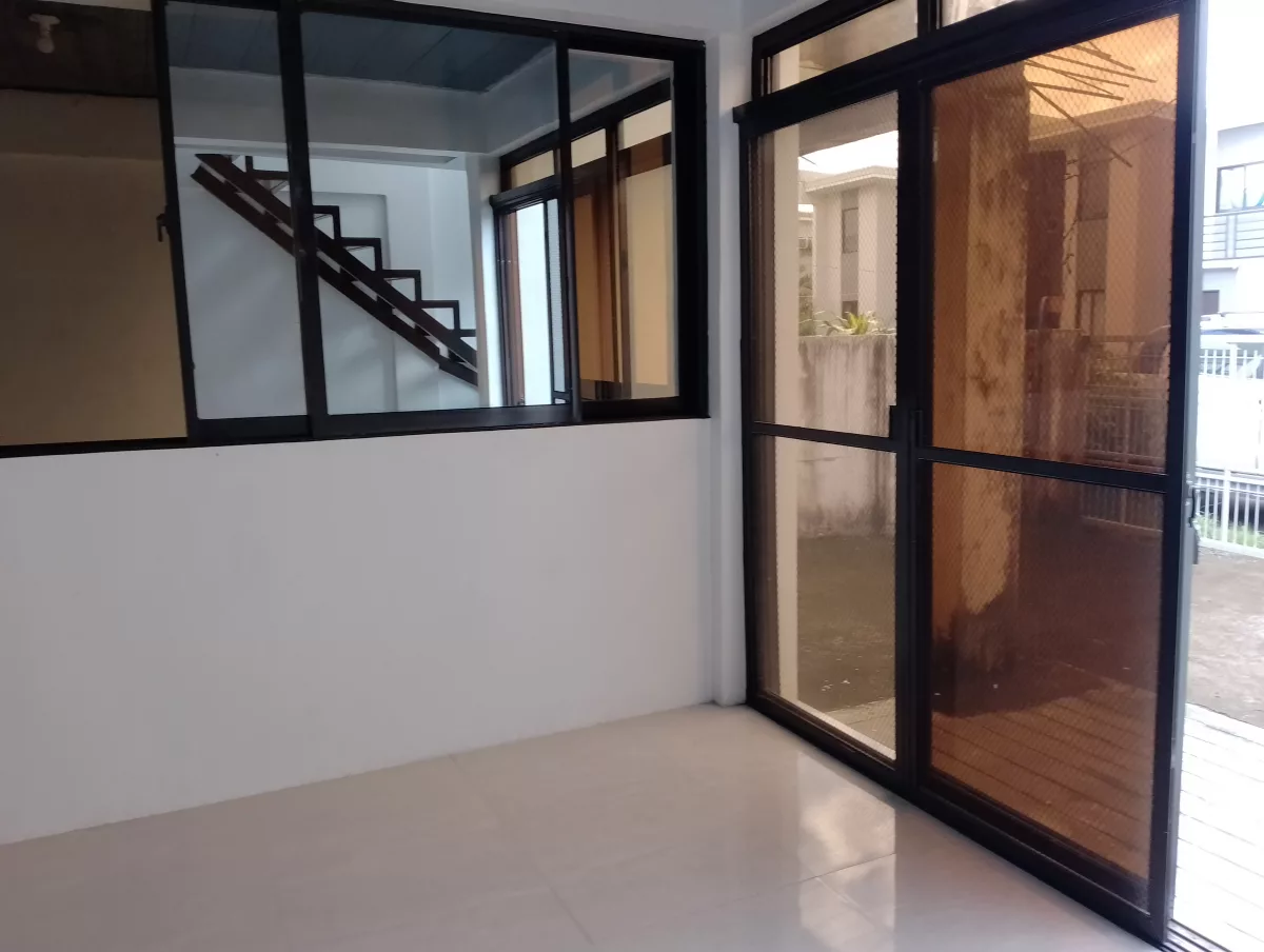 Commercial house  and lot — House and Lot in Iloilo, Philippines — Photo 7