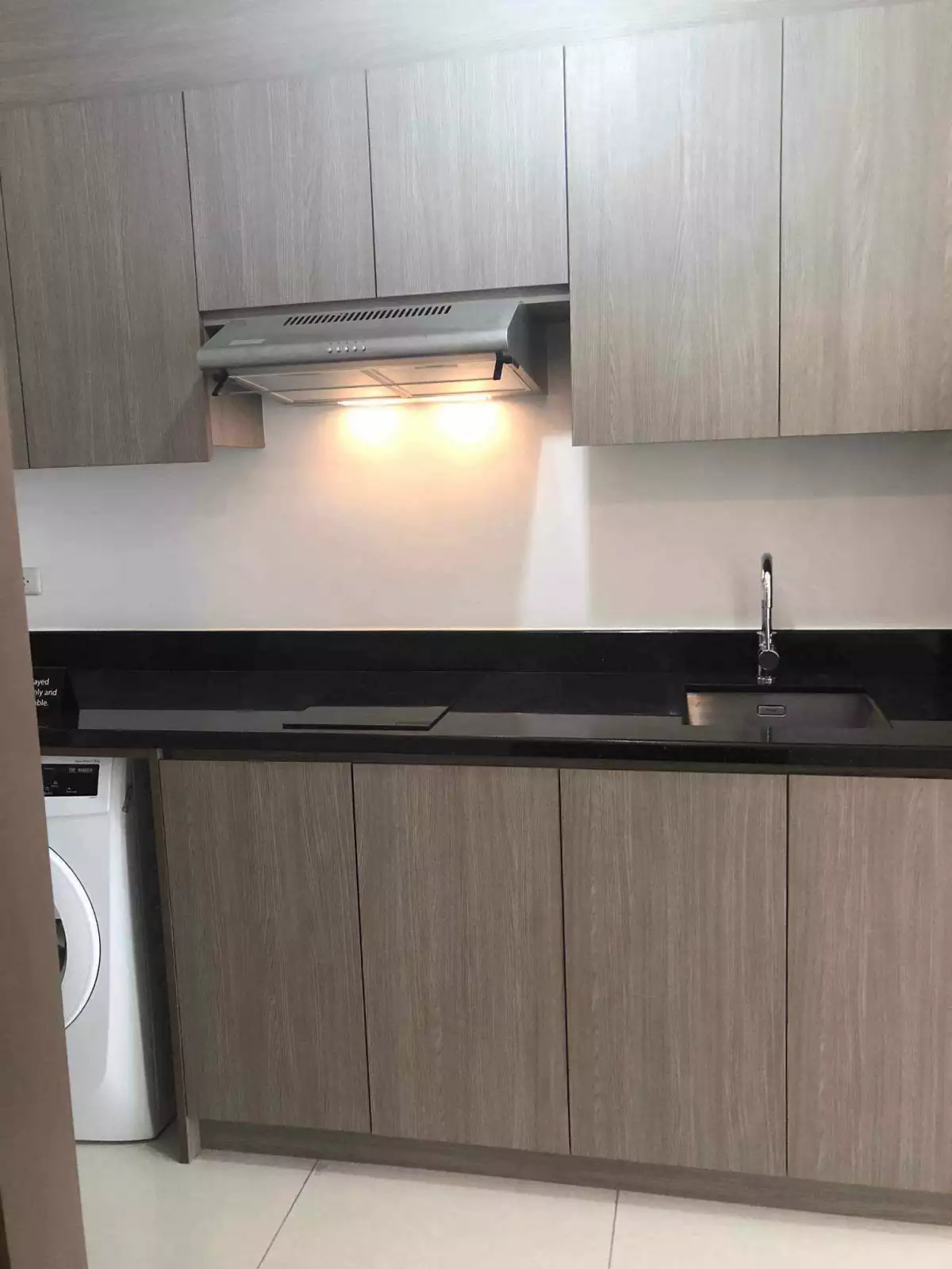 Mandani Bay Studio Unit For Assume! — Studio in F.E. Zuellig Avenue, Mandaue City, Philippines — Photo 2