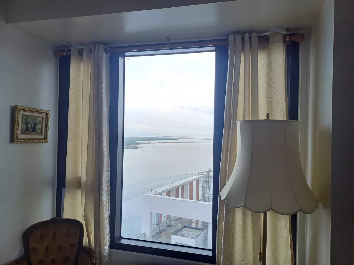 1BR PLUS W/PARKING CORNER AREA MANDANI BAY SUITES T2 FOR SALE  PHP 10.5M — 1 Bedroom in F.E. Zuellig Avenue, Mandaue City, Philippines — Photo 3