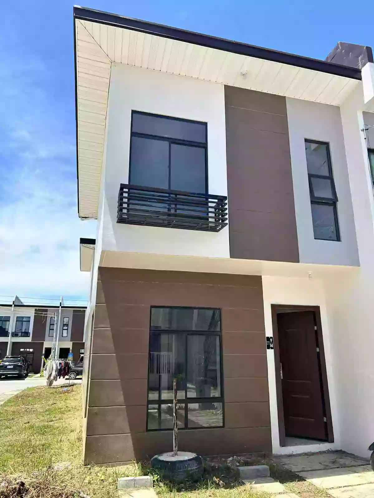 Open photo 15 of 17 — RUSH ASSUME CORAL VILLAGE