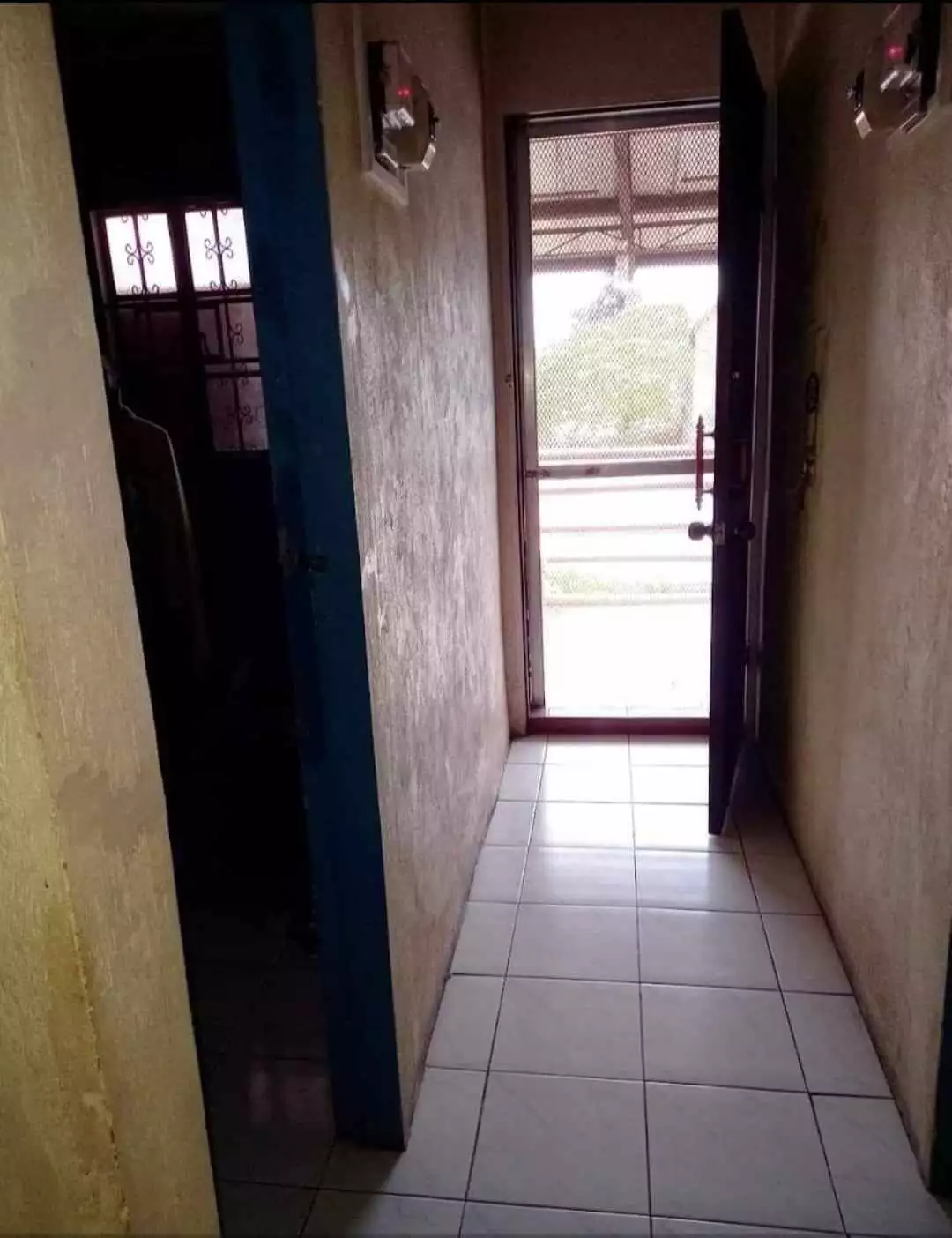 Sacrifice Sale ouse & Lot 2.3M — House and Lot in Hi-way, Cebu South Road, Minglanilla — Photo 6