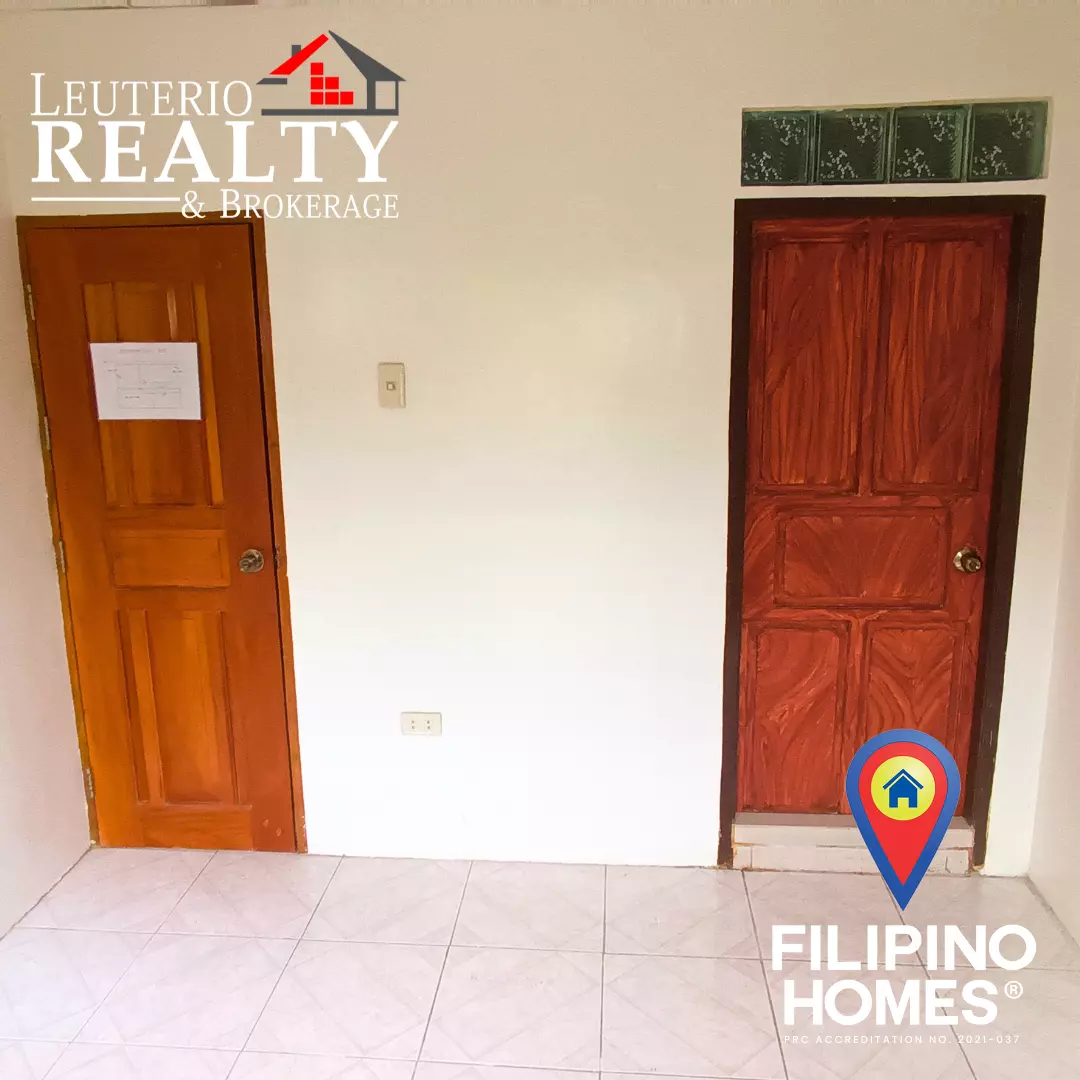 Fully Finished Commercial House And Lot gated with fence For Sale in Plaridel Quezon Along National Highway — House and Lot in Plaridel, Quezon, Philippines — Photo 4