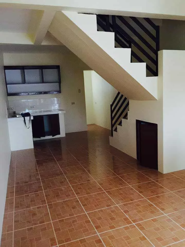 6 UNIT APARTMENT FOR SALE — Apartment in Mabalacat City, Pampanga, Philippines — Photo 2