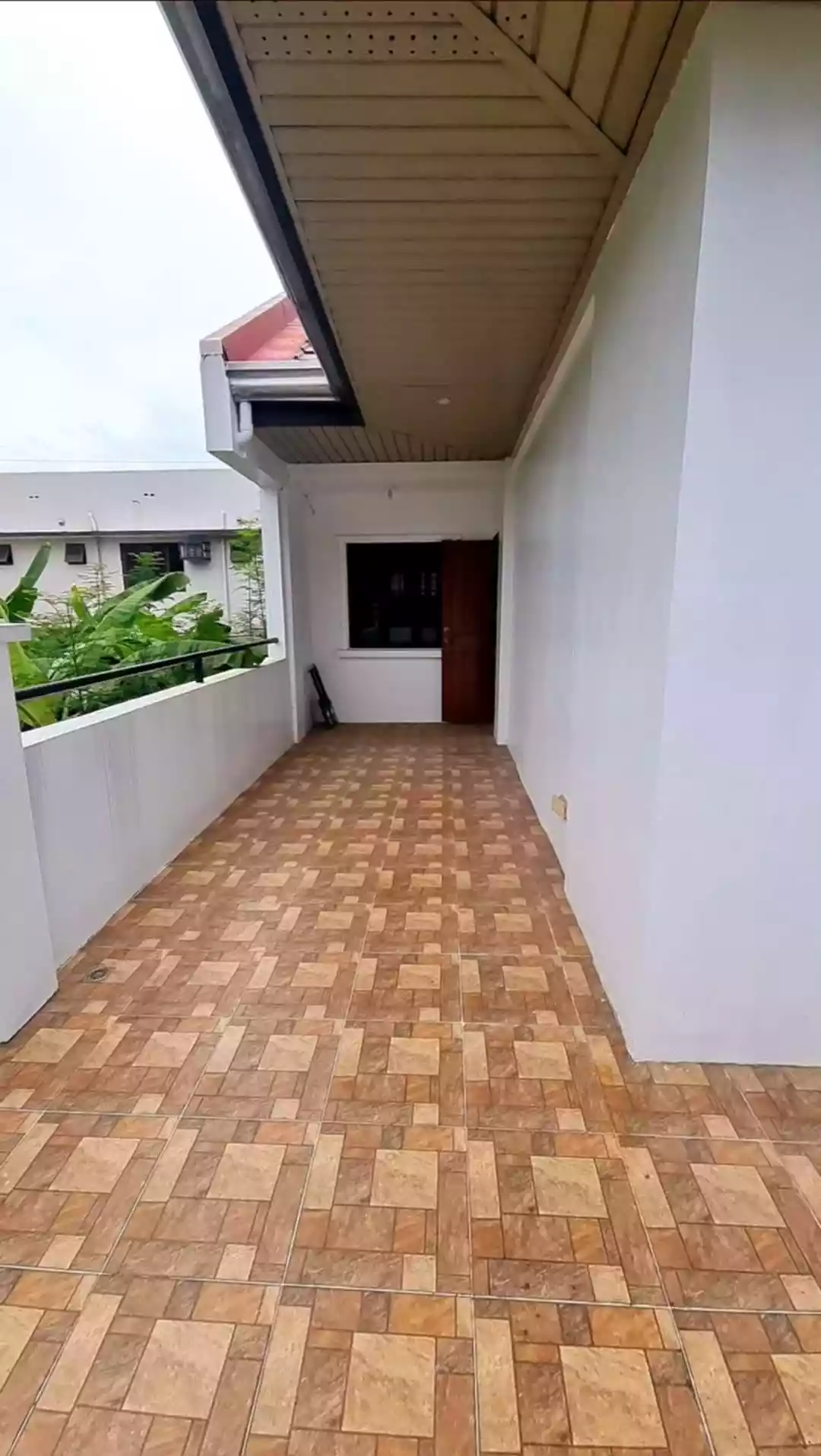 Open photo 11 of 22 — For Sale House and Lot in Executive Parkview Village