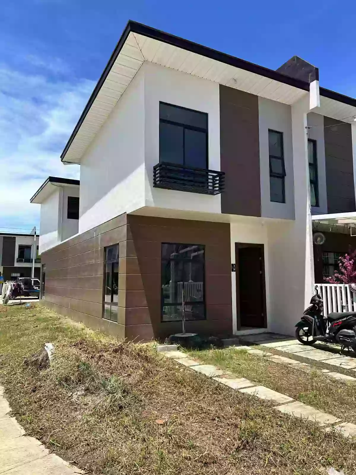 Open photo 17 of 17 — RUSH ASSUME CORAL VILLAGE