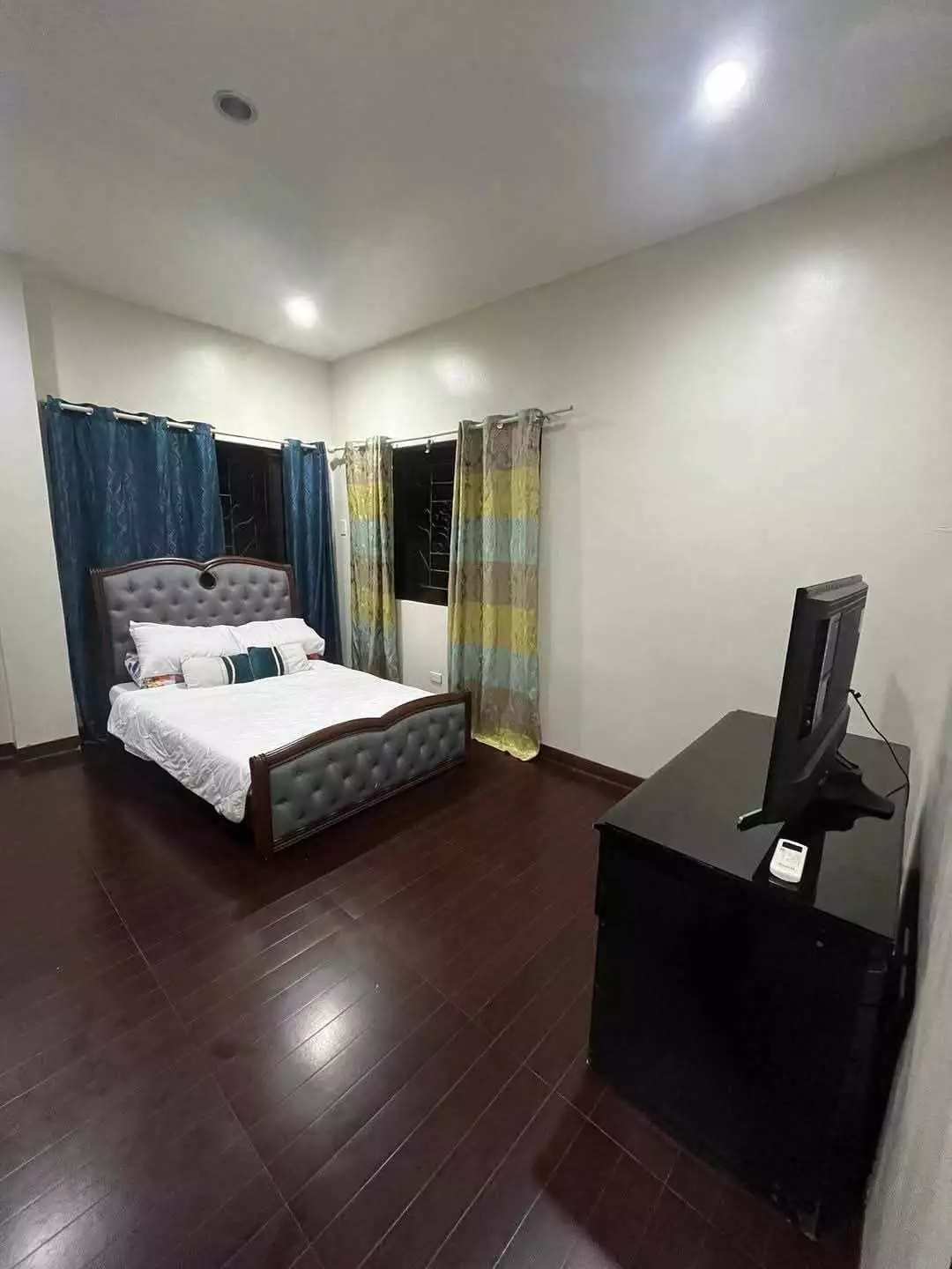 Income Generating House — House and Lot in Cebu City, Cebu, Philippines — Photo 2