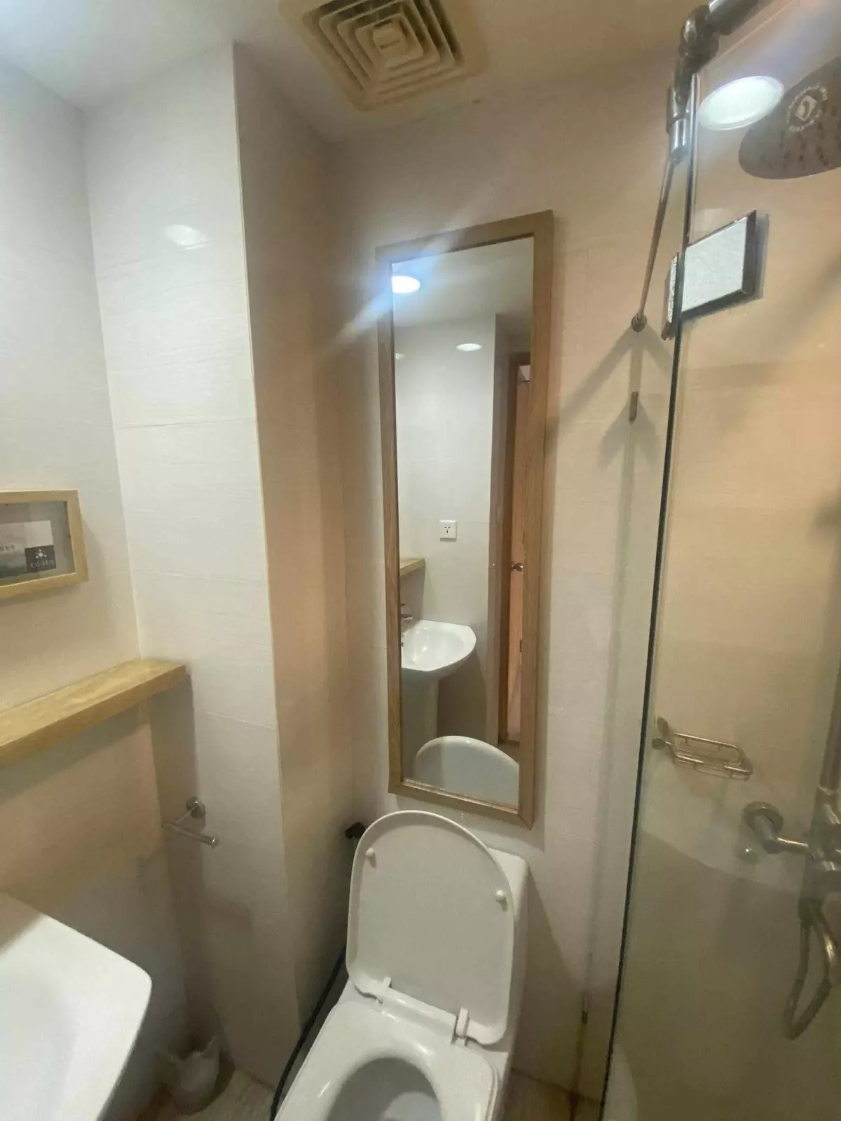FOR SALE STUDIO UNIT IN LOT 8 CONDOMINIUM — Studio in P. Almendras Street, Cebu City, Central Visayas — Photo 7