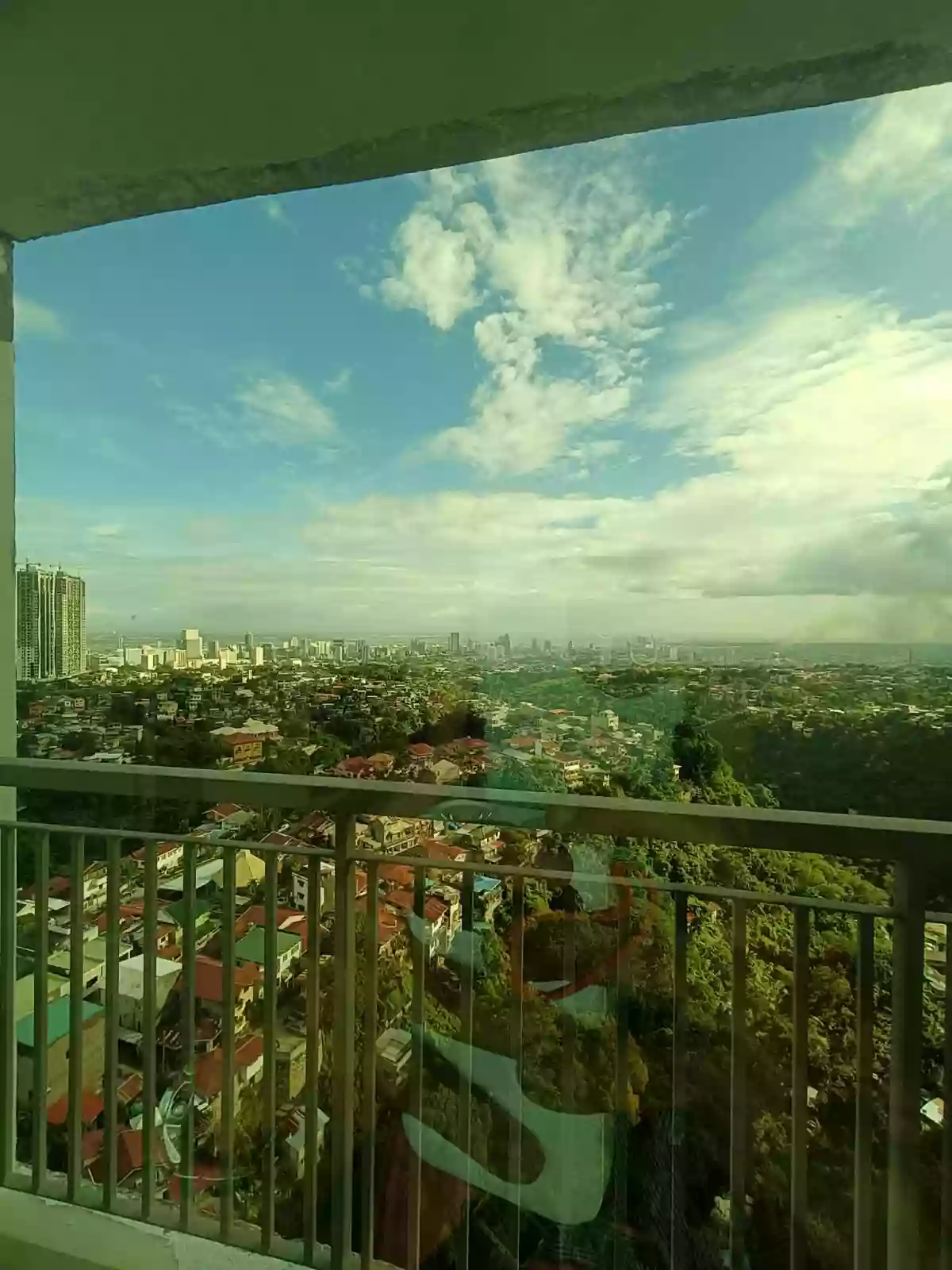For Sale 1 Bedroom Condo City View in Le Menda Residences Busay — 1 Bedroom in Cebu Transcentral Highway, Cebu City, Cebu — Photo 3