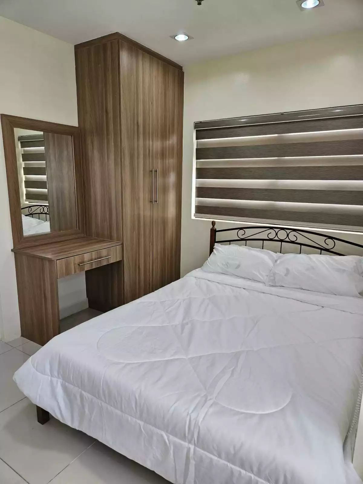 FOR SALE 2BEDROOM UNIT AT MIDPOINT RESIDENCES with Parking — 2 Bedrooms in Ines Ouano Road, Mandaue City, Central Visayas — Photo 2