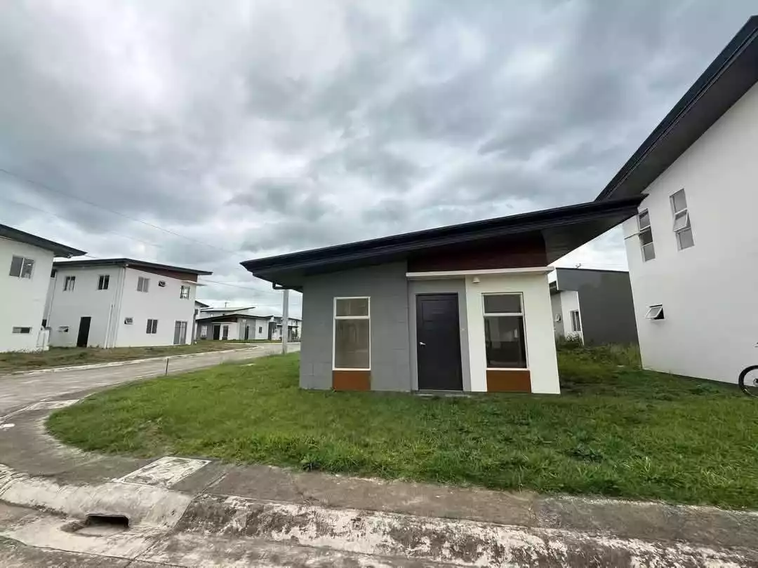 FOR ASSUME: HOUSE & LOT at Velmiro Plains Bacolod (DARA unit) — House and Lot in Burgos Avenue, Bacolod, Negros Occidental — Photo 4