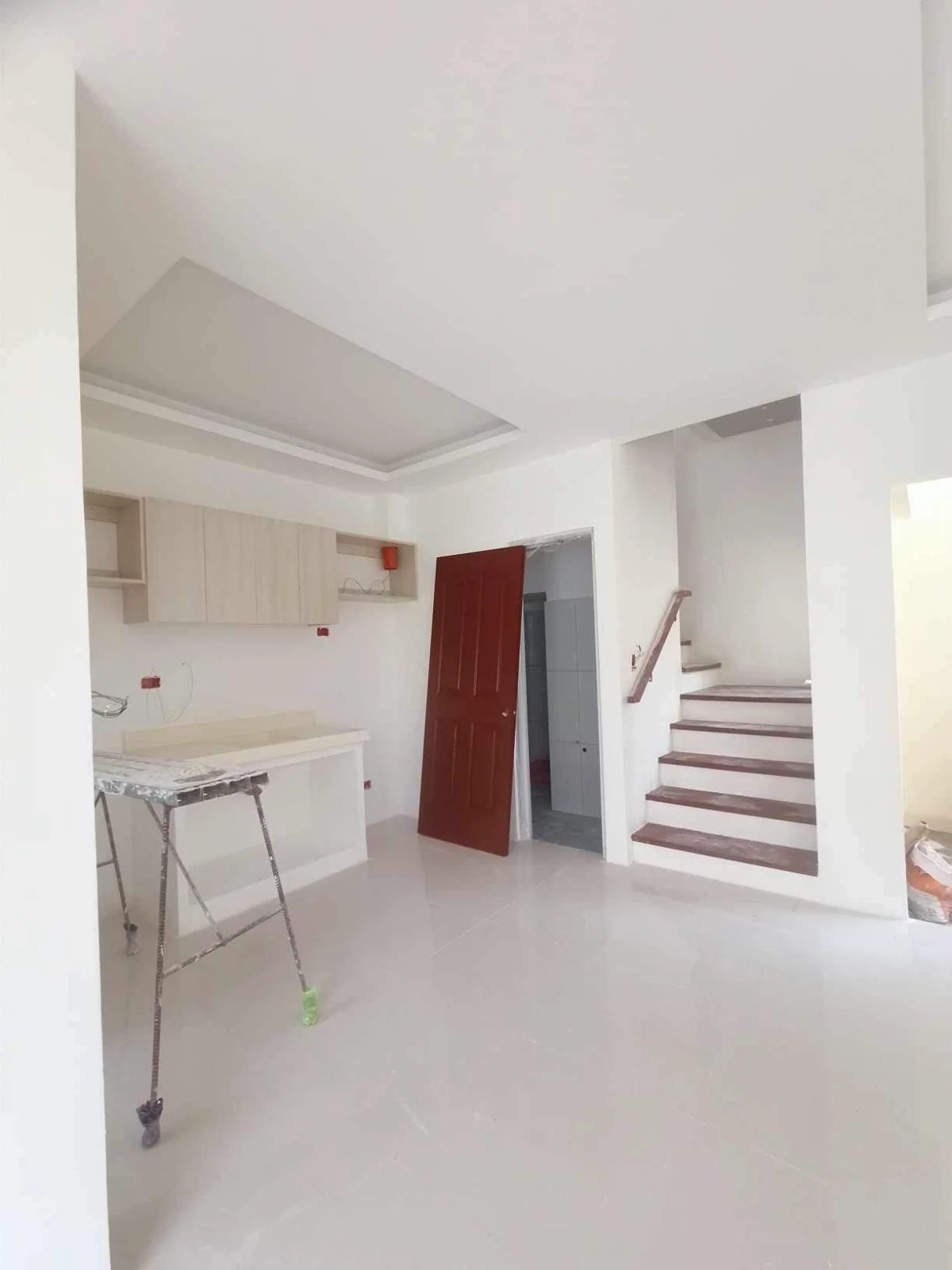 Single Attached House and Lot In Lapu-Lapu City For Assume — House and Lot in Cebu City, Cebu, Philippines — Photo 2