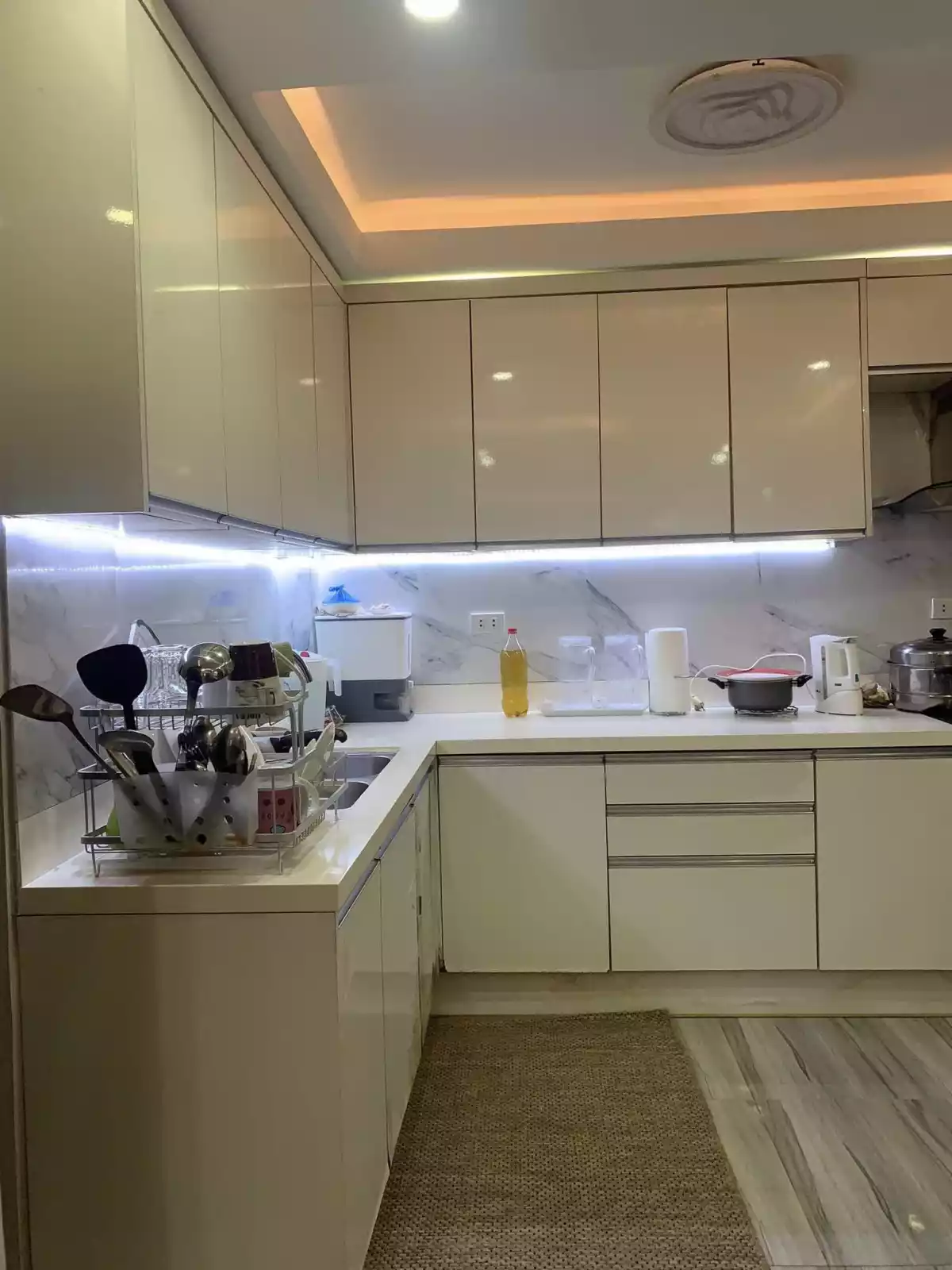 Open photo 18 of 20 — House and Lot 4 Bedrooms for Rush Sale in Lapu-lapu City