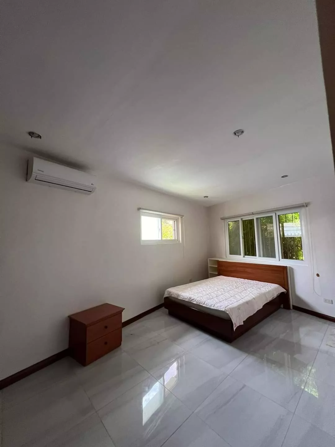Open photo 13 of 20 — Pacific grand house for rent