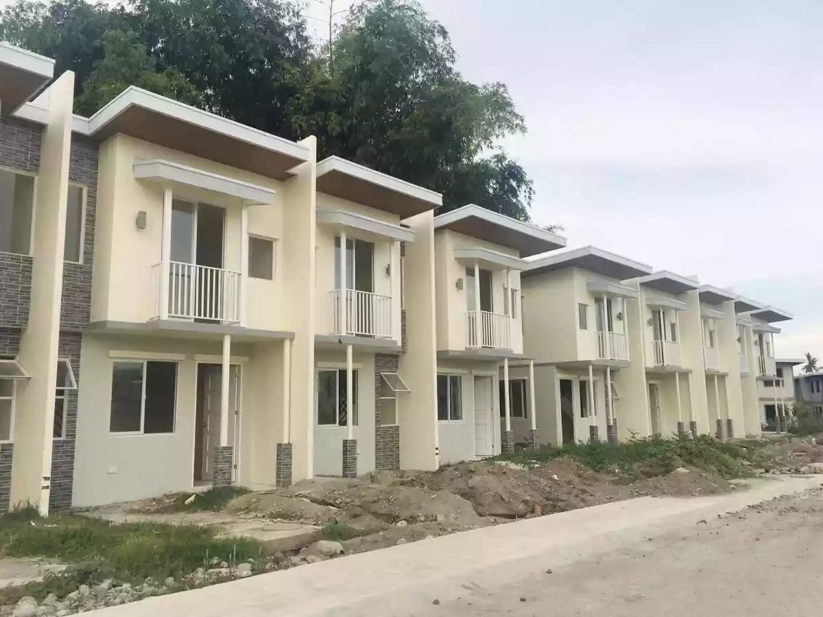 TWO-BEDROOM END UNIT FOR ASSUME AT CASA MIRA HOMES DUMAGUETE