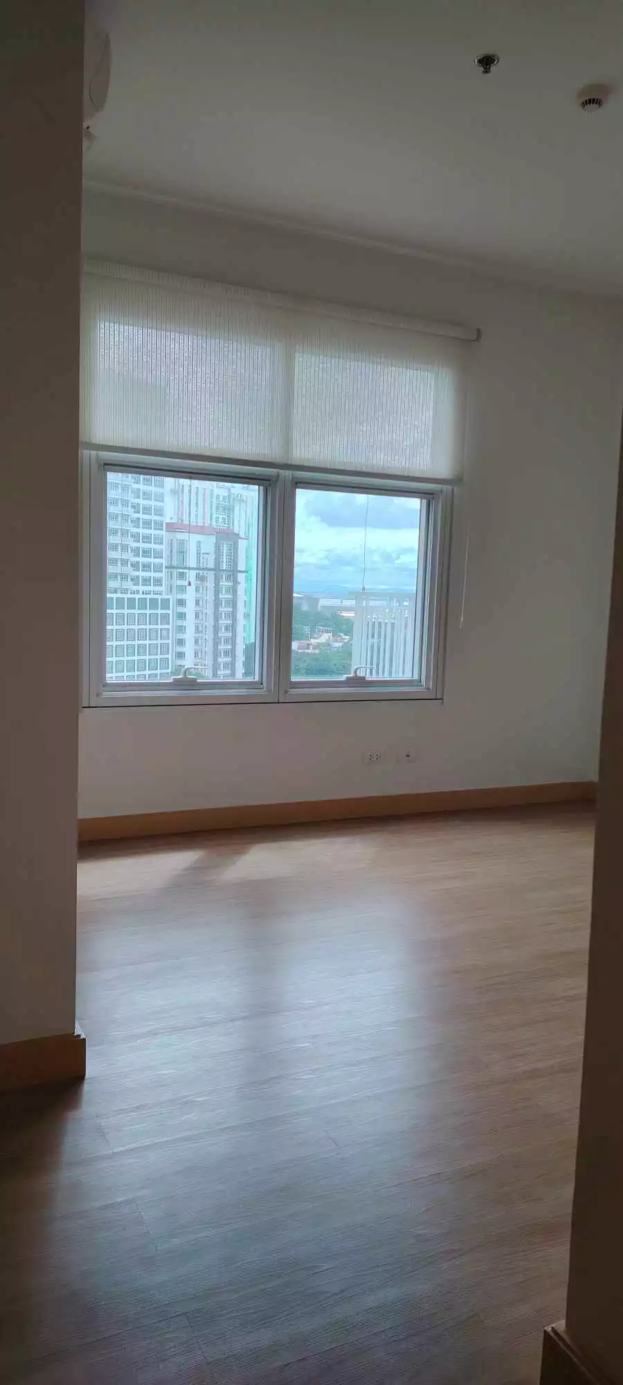 Open photo 15 of 20 — FOR SALE