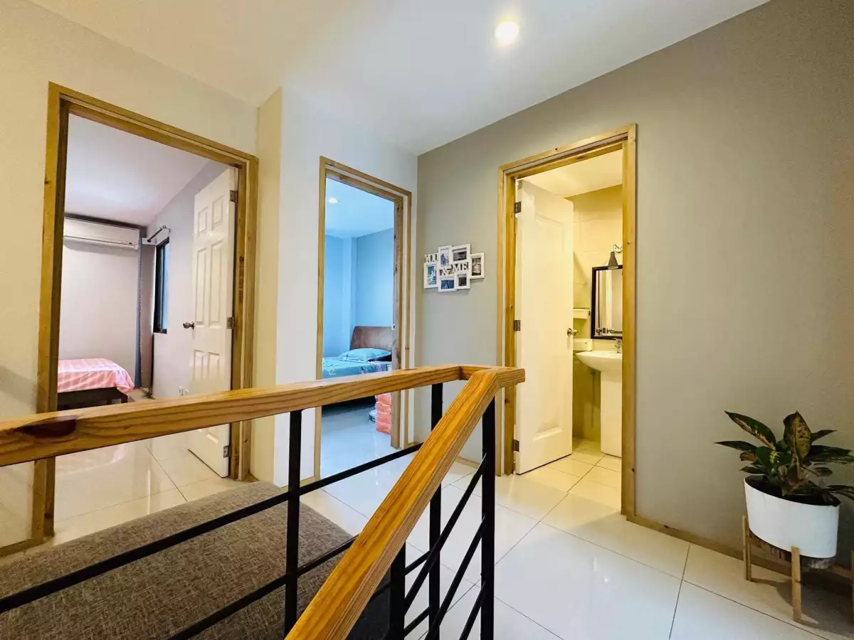 FULLY FURNISHED HOUSE FOR SALE — Townhouse in South Road, Tunghaan, Minglanilla — Photo 5