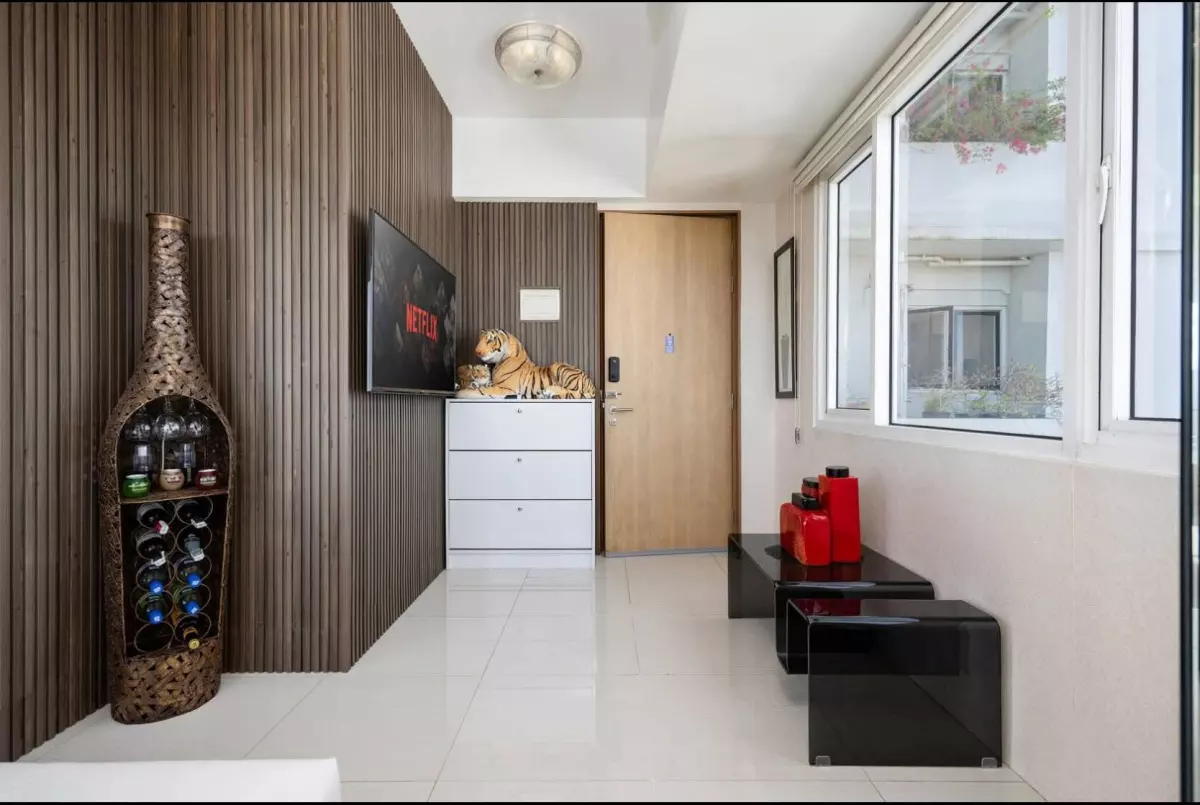 Open photo 11 of 19 — FOR SALE – Calyx Residences Executive Studio Corner Unit