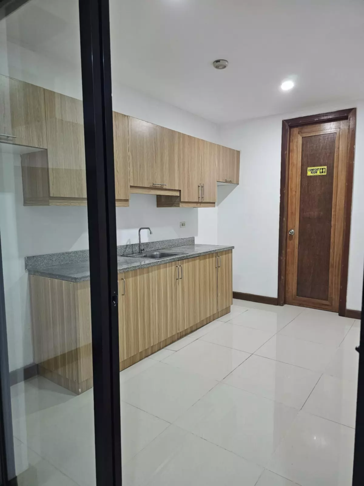 TWO STOREY HOUSE FOR SALE NEAR ATENEO SCHOOL IN CANDUMAN — Townhouse in H Abellana, Mandaue, Cebu — Photo 2