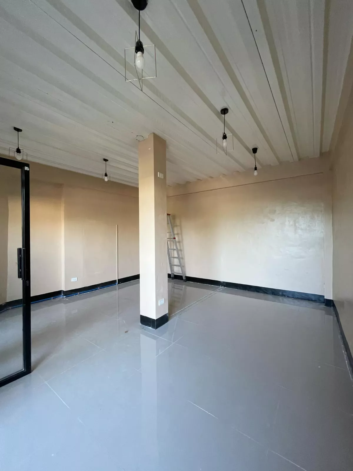 COMMERCIAL SPACE FOR RENT IN DANAO CITY — Office in Cebu, Philippines — Photo 3