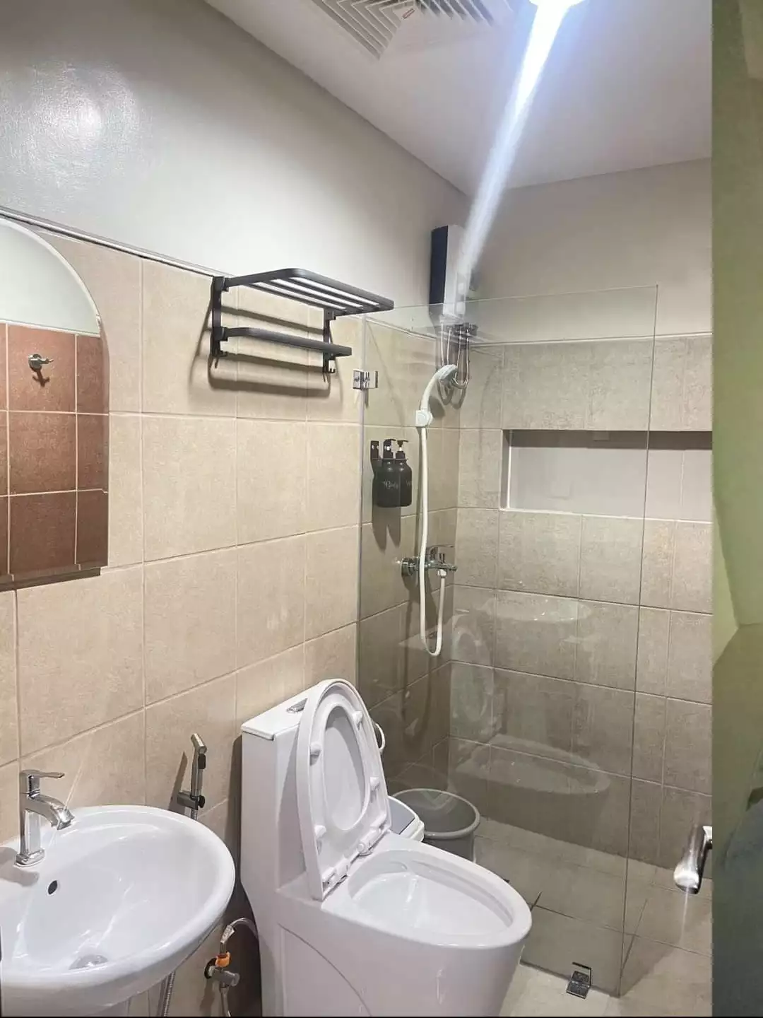 4BR ONE PAVILION PLACE FOR RENT — 4 Bedrooms in Cebu City, Cebu, Philippines — Photo 6