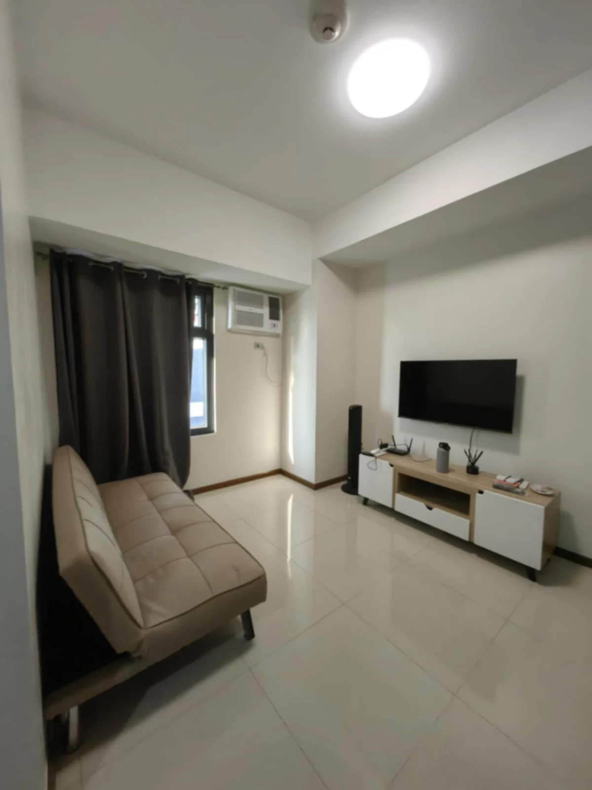 1Br with Parking Galleria Residences Tower 1 — 1 Bedroom in Cebu City, Philippines — Photo 3