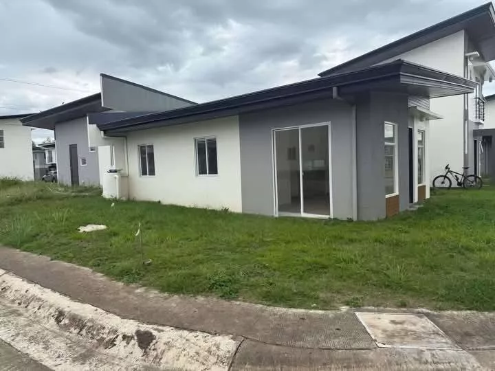 FOR ASSUME: HOUSE & LOT at Velmiro Plains Bacolod (DARA unit) — House and Lot in Burgos Avenue, Bacolod, Negros Occidental — Photo 2