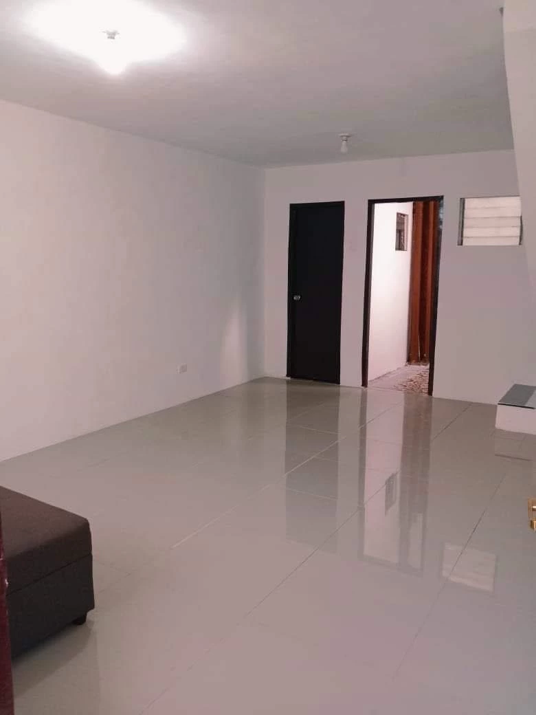 FOR SALE HOUSE AND LOT IN DECAHOMES JAGOBIAO MANDAUE CITY — House and Lot in Cebu, Philippines — Photo 3