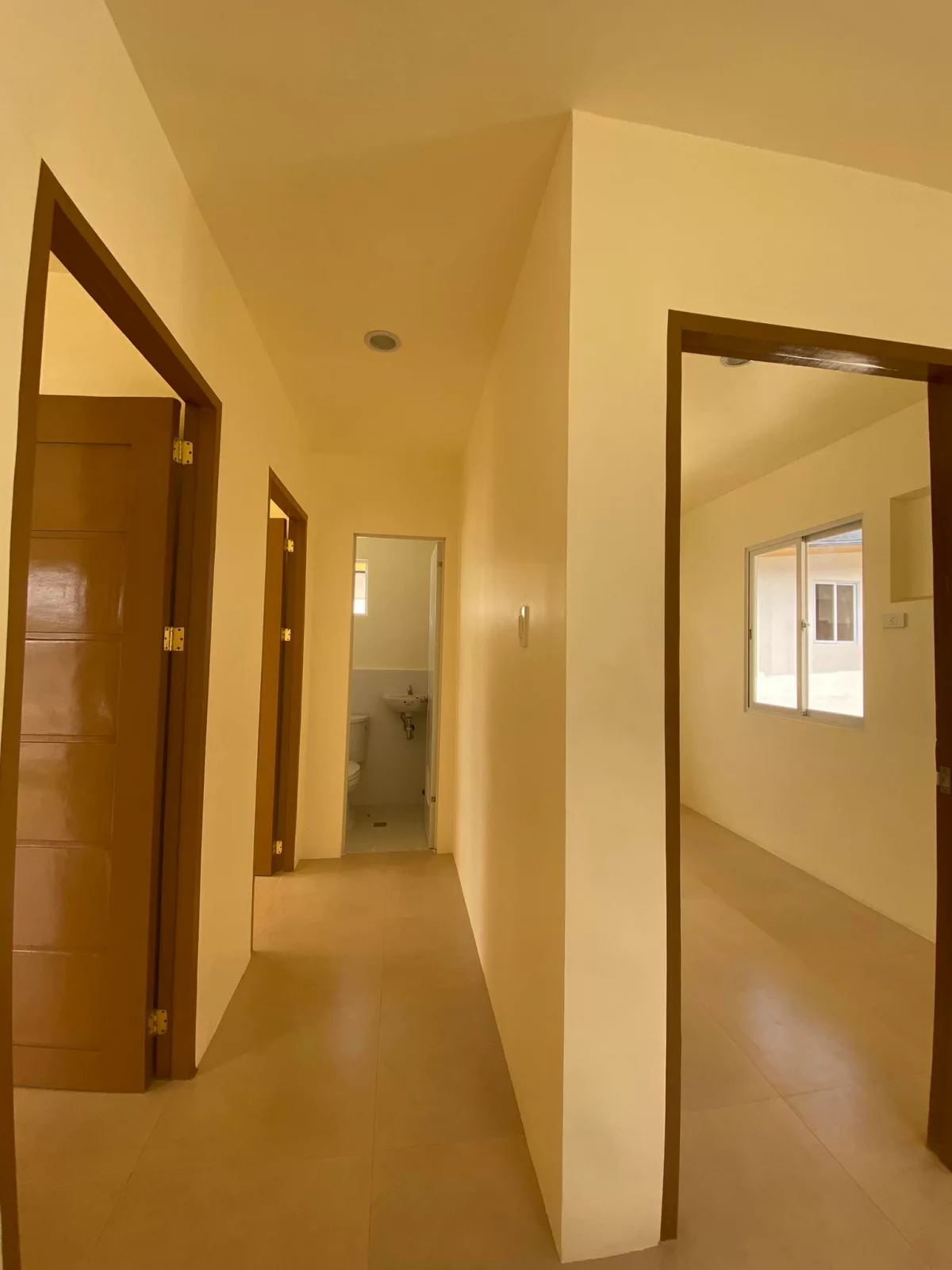 ANANDI UNIT FOR ASSUME! — House and Lot — Photo 3