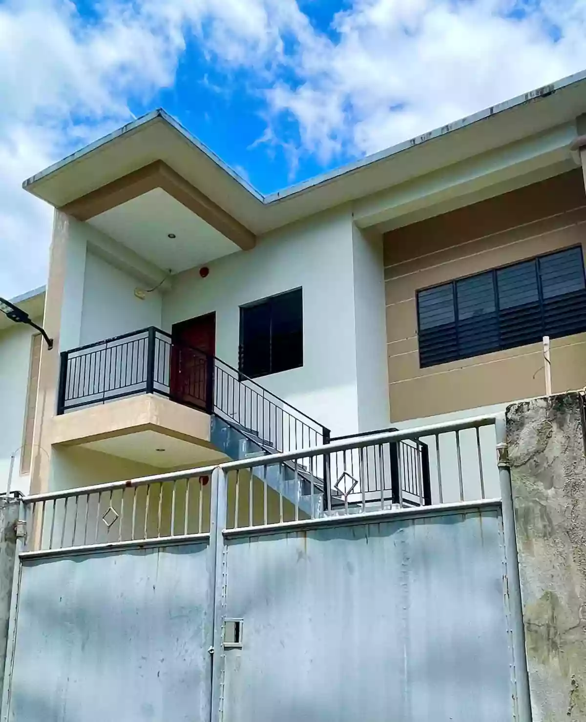 Spacious 3Bedroom Apartment in Daro Dumaguete City @ Php 20k per month