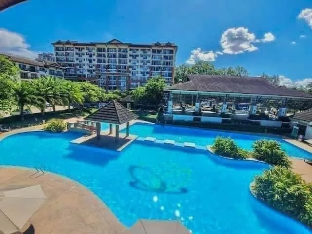 2 BEDROOM  with balcony FURNISHED AT ONE OASIS (corner unit) — 2 Bedrooms in Pres. Magsaysay Street, Cebu City, Philippines — Photo 3