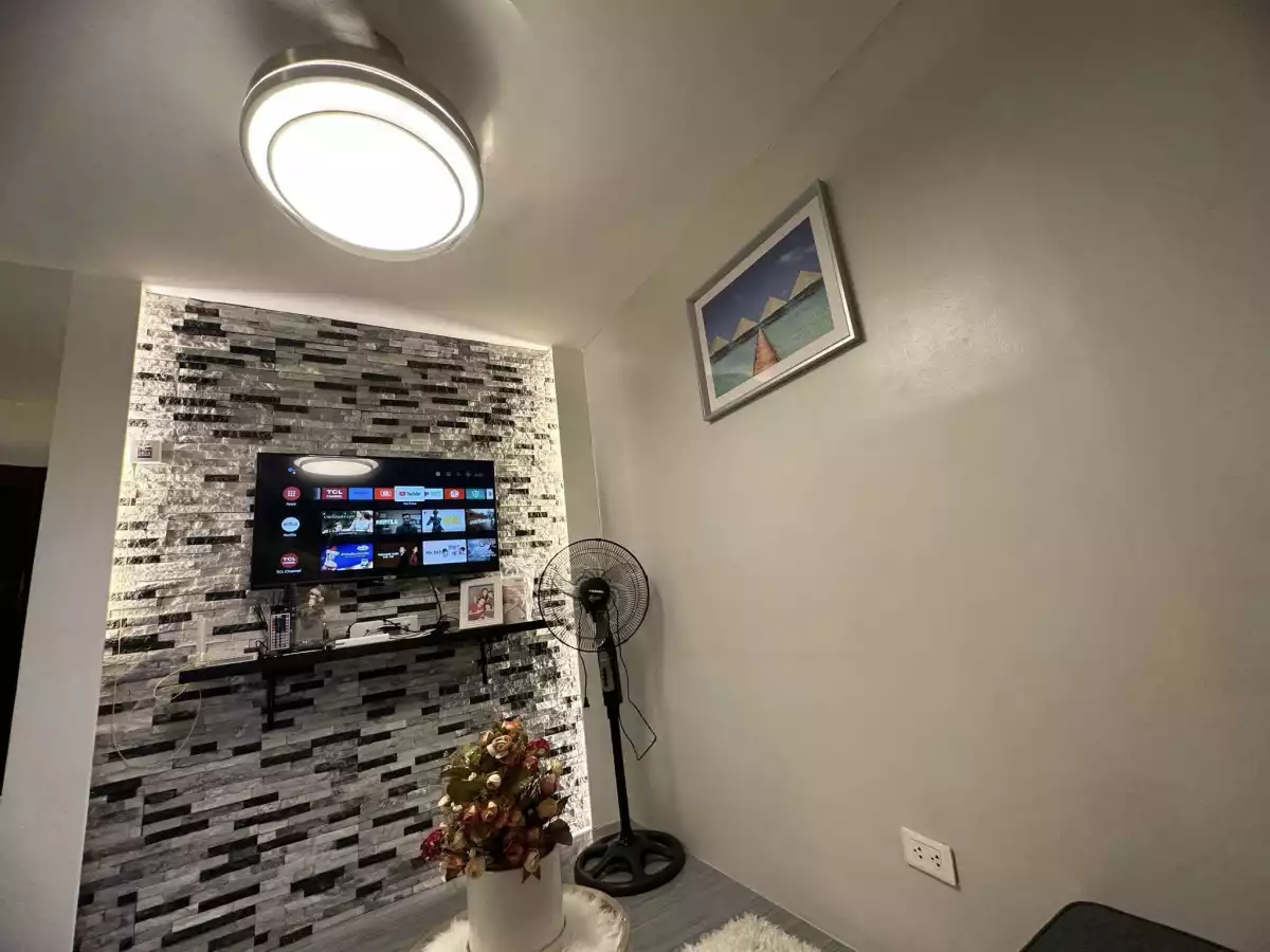 FOR RENT: FURNISHED 2 BEDROOM CONDO UNIT WITH BALCONY — 2 Bedrooms in Naya Road, Cebu City, Central Visayas — Photo 4