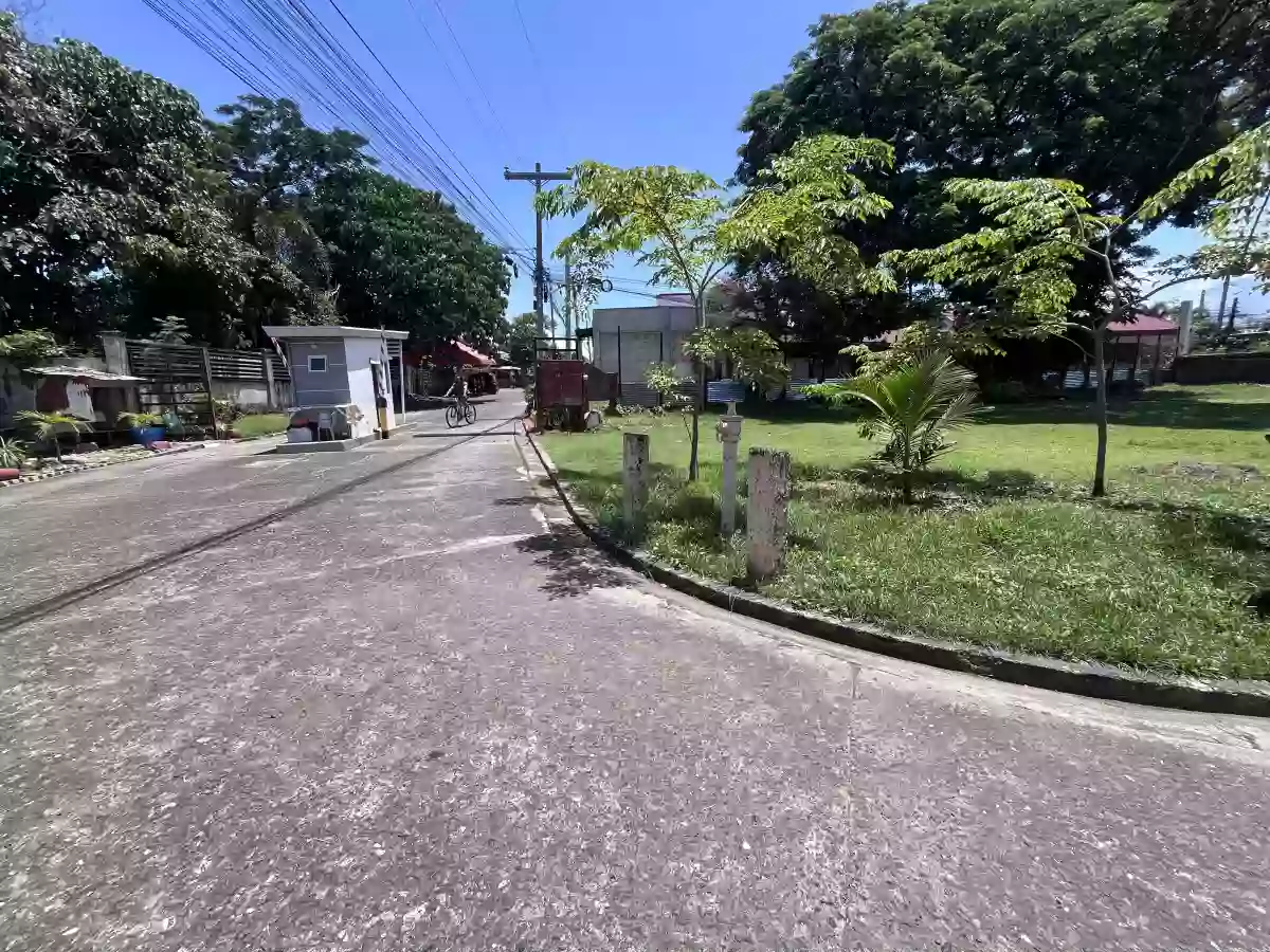 Corner lot